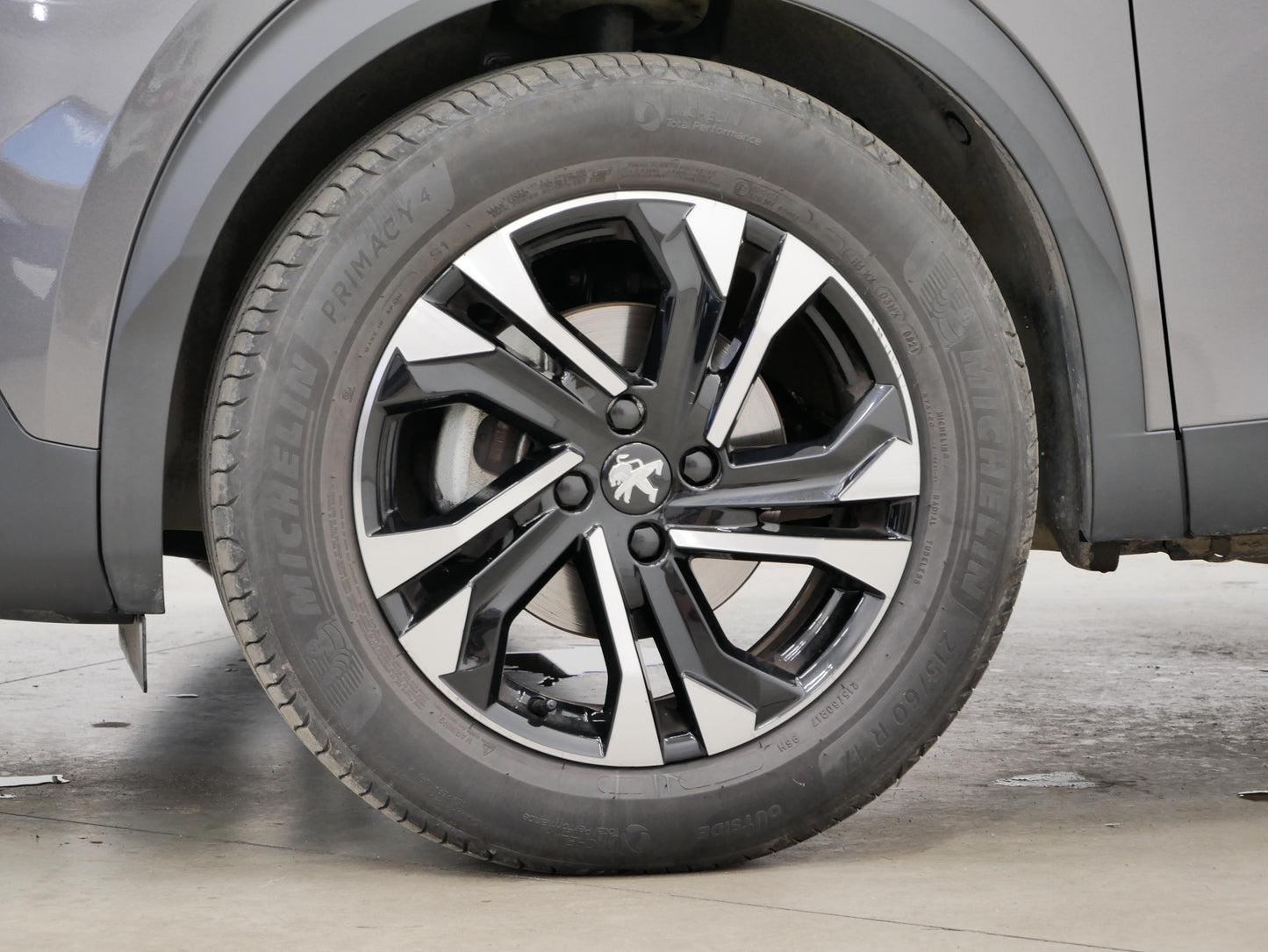 Peugeot 2008 1.2 PureTech 74 kW Allure