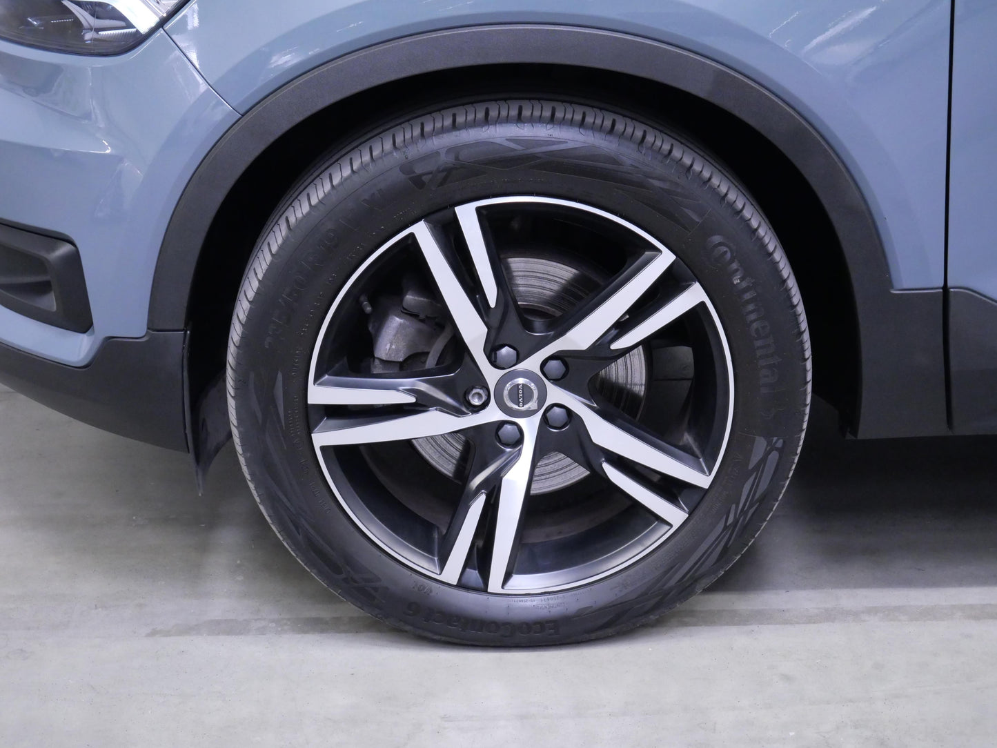 Volvo XC40 B4 145 kW AWD R-Design