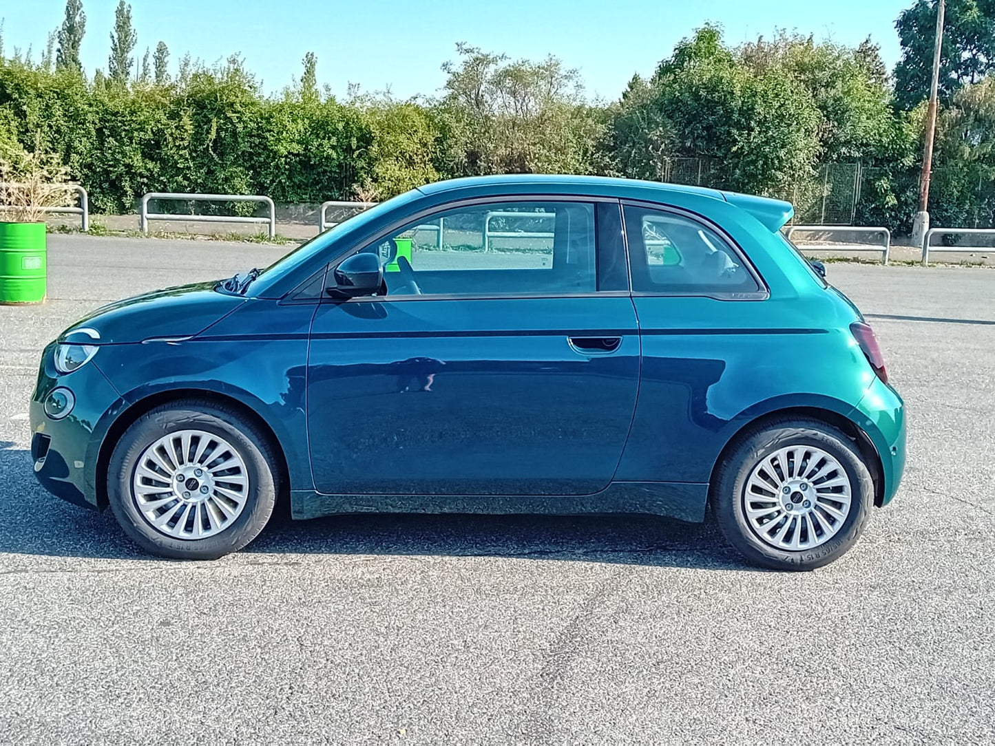 Fiat 500e Hatchback 42kWh dojezd ve městě až 320km