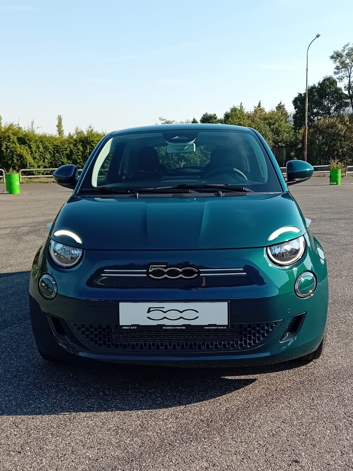 Fiat 500e Hatchback 42kWh dojezd ve městě až 320km