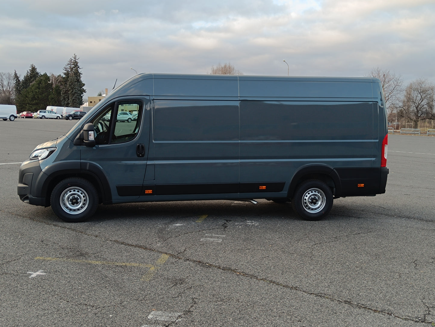 Fiat Ducato Maxi 2.2 MTJ 180k L4H2 35 šedá