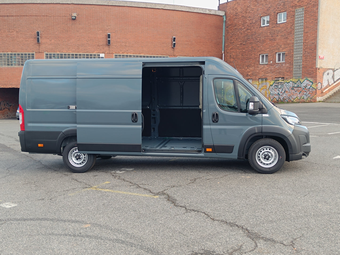Fiat Ducato Maxi 2.2 MTJ 180k L4H2 35 šedá