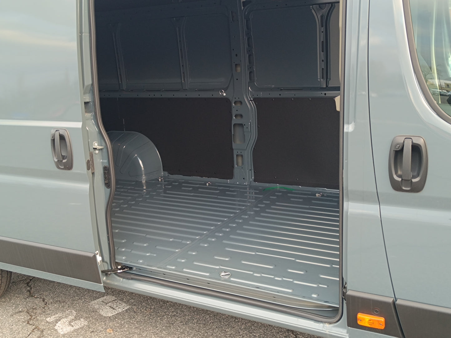 Fiat Ducato Maxi 2.2 MTJ 180k L4H2 35 šedá