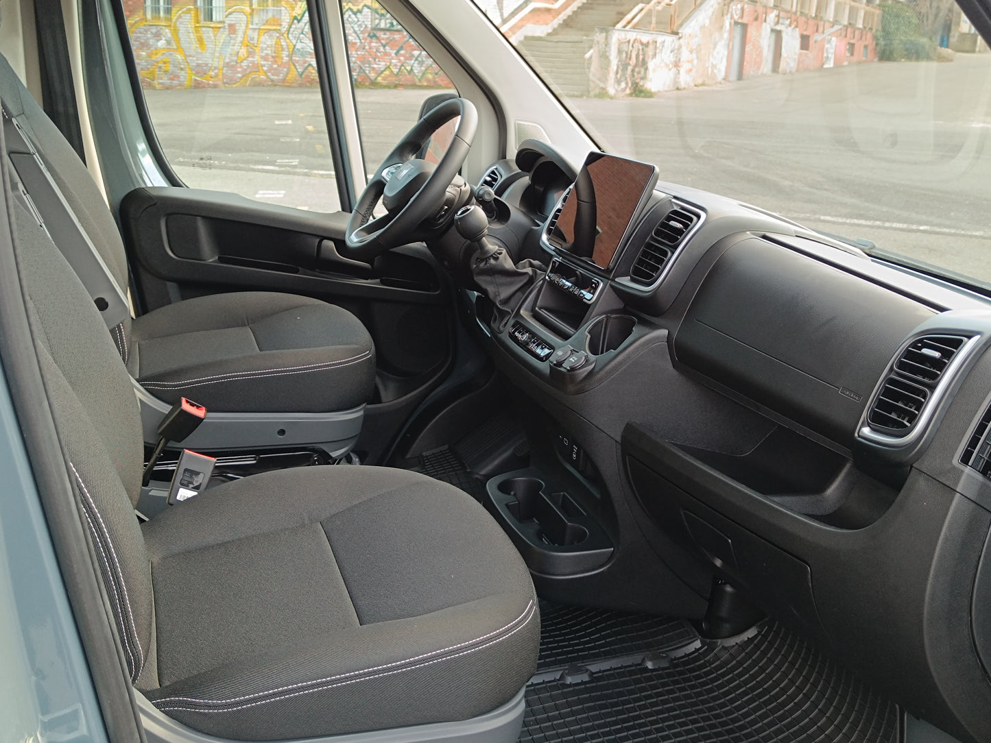 Fiat Ducato Maxi 2.2 MTJ 180k L4H2 35 šedá