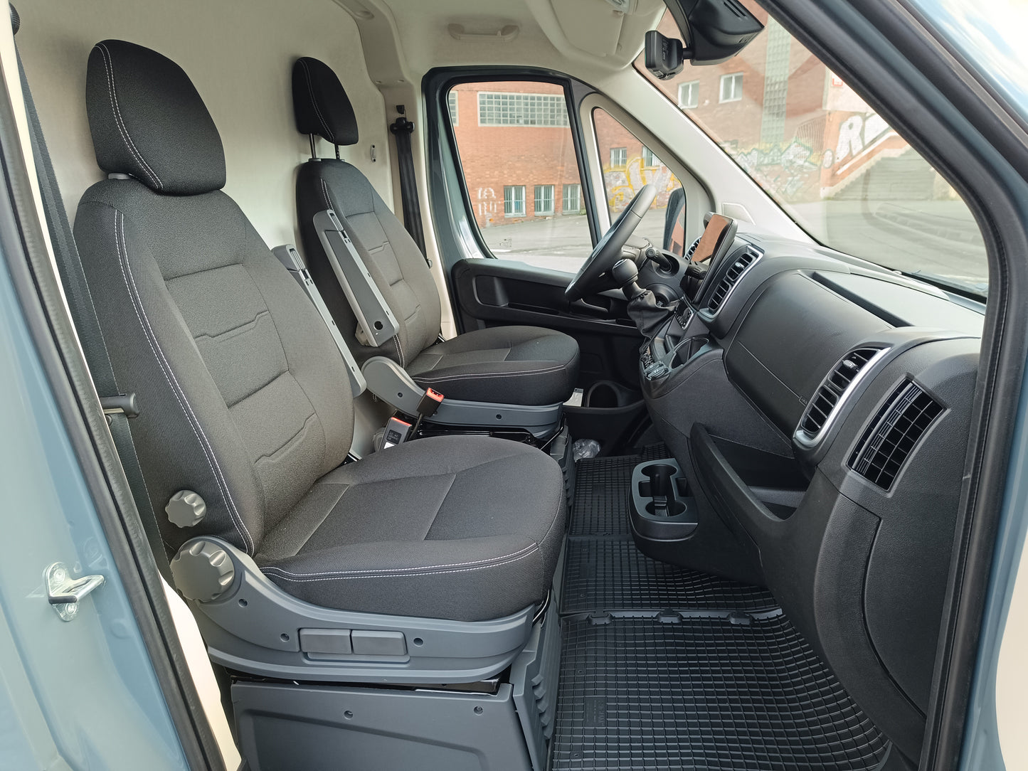 Fiat Ducato Maxi 2.2 MTJ 180k L4H2 35 šedá