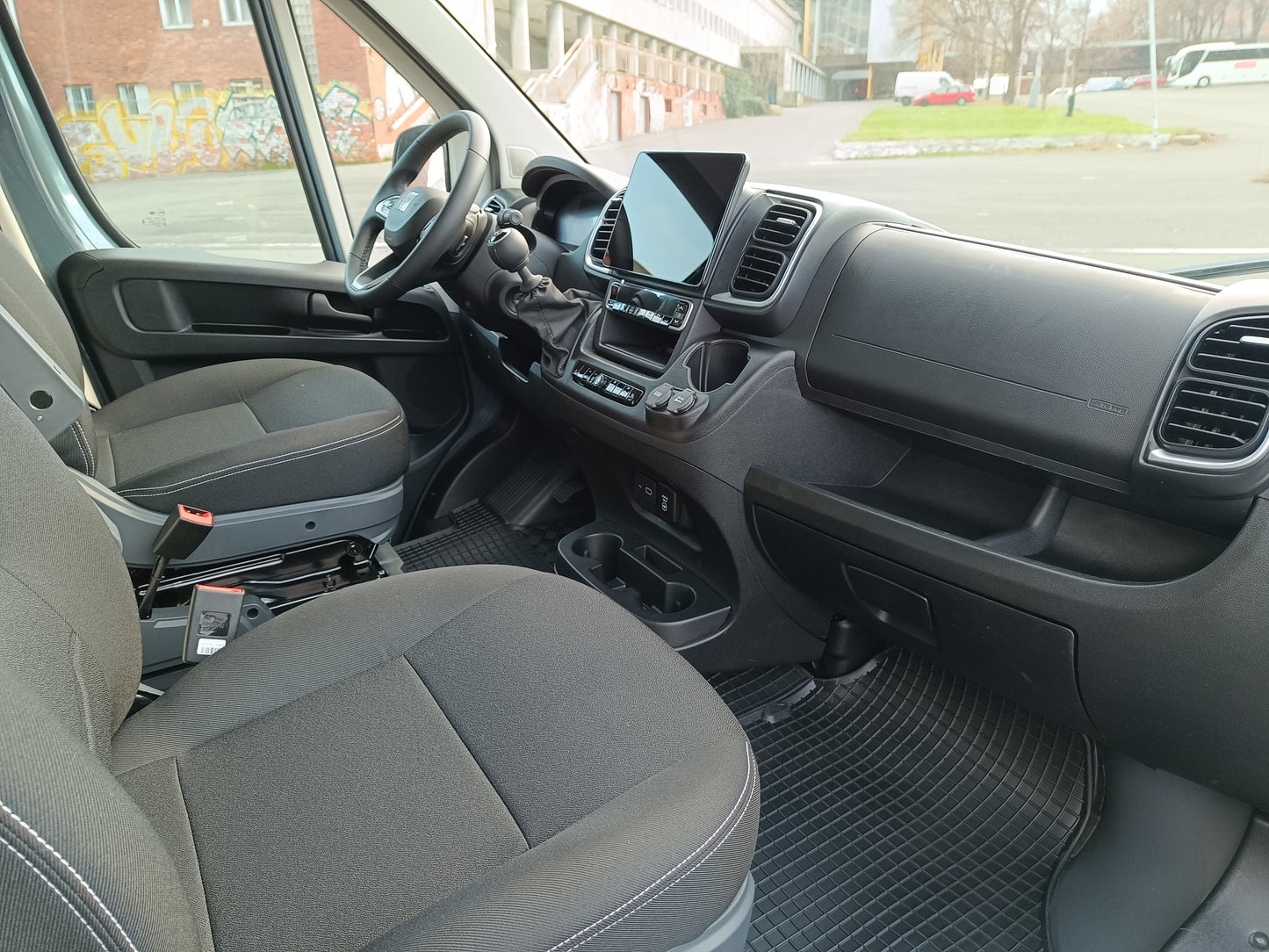 Fiat Ducato Maxi 2.2 MTJ 180k L4H2 35 šedá
