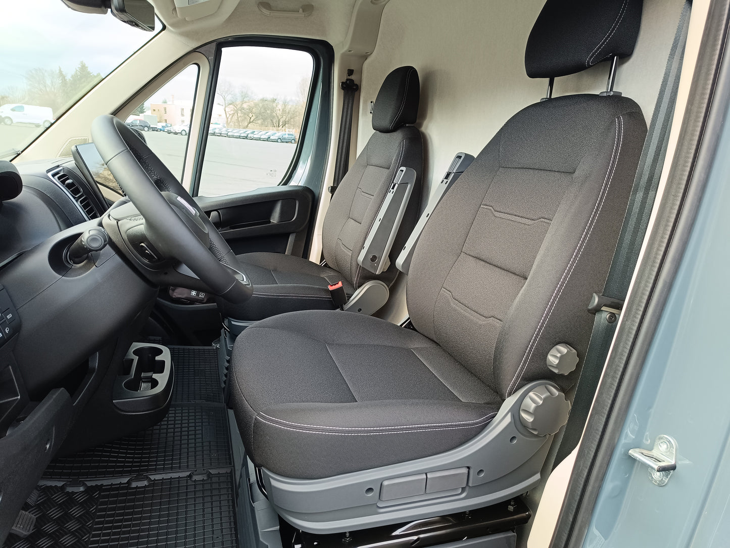 Fiat Ducato Maxi 2.2 MTJ 180k L4H2 35 šedá