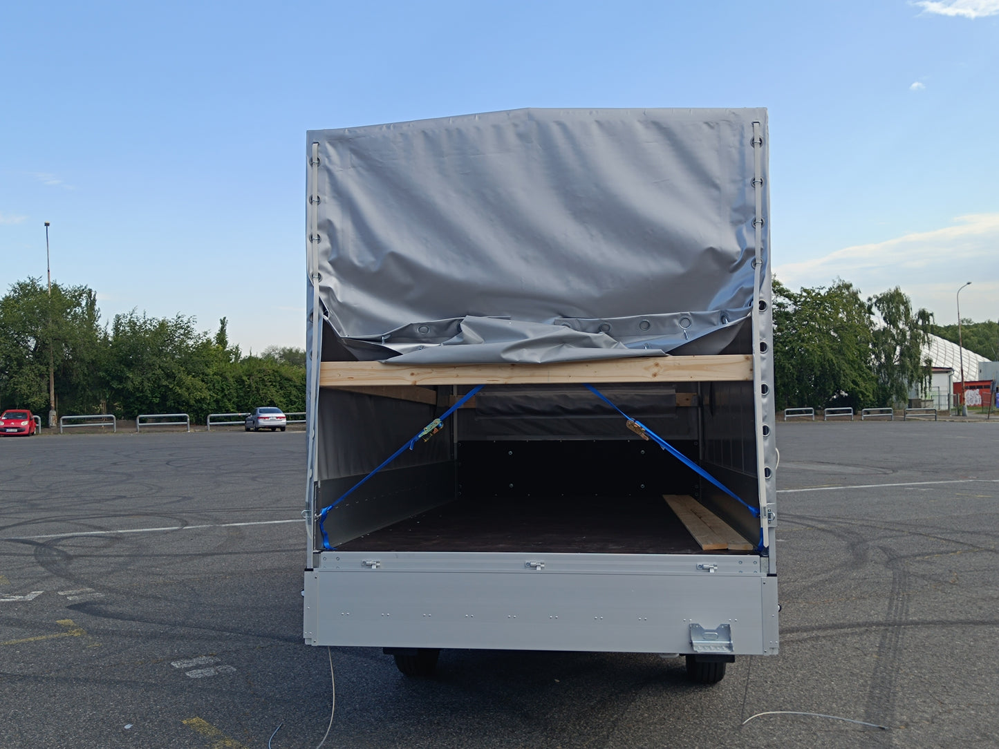 Fiat Ducato Maxi Kabina 2,2 MTJ 180k 35 L4 Podvozek + valník s plachtou 8 palet