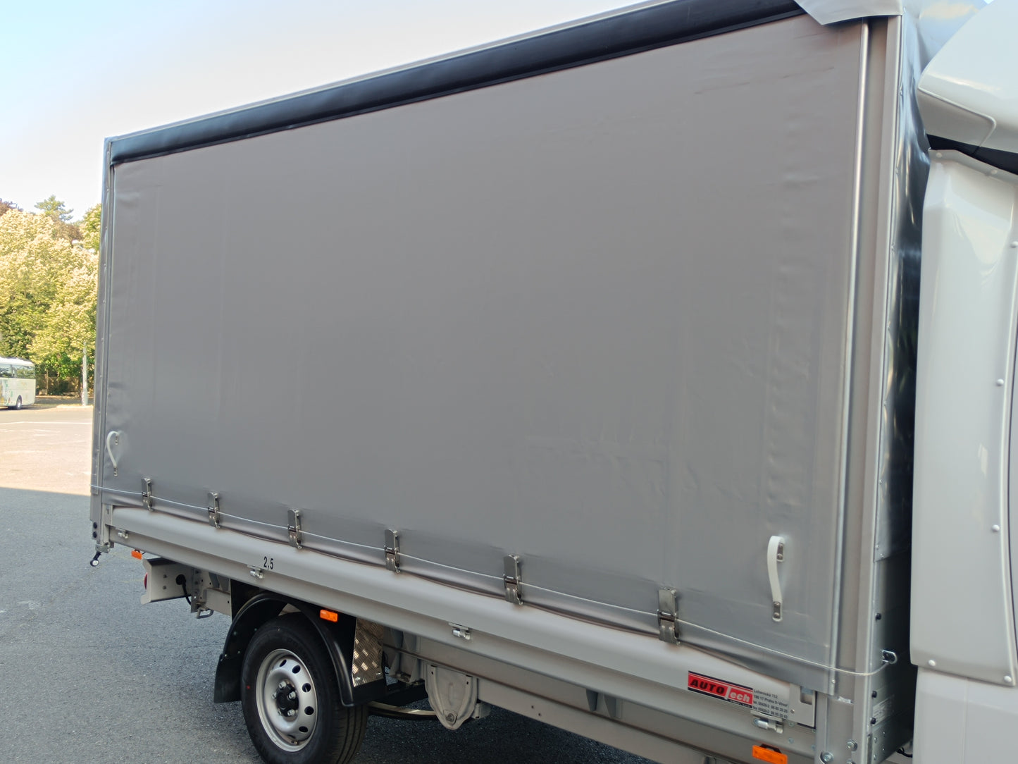 Fiat Ducato Maxi Kabina 2,2 MTJ 180k 35 L4 Podvozek + valník s plachtou 8 palet