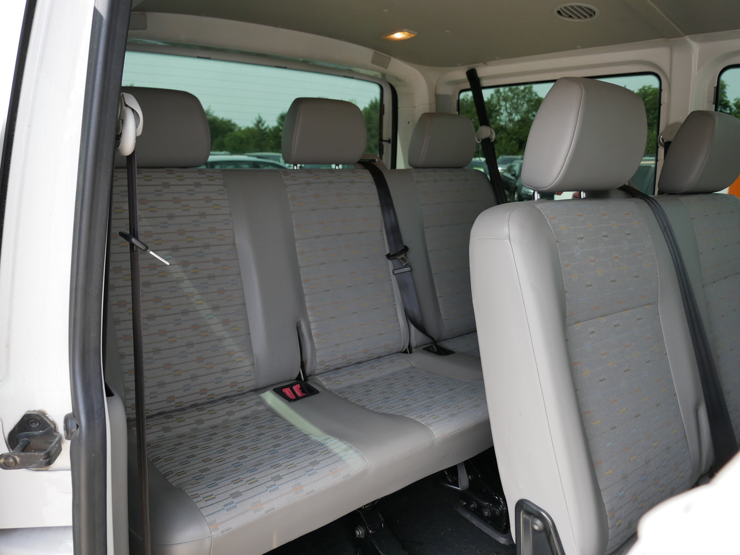 Volkswagen Transporter Kombi 2.0 TDI 84 kW 9 Míst