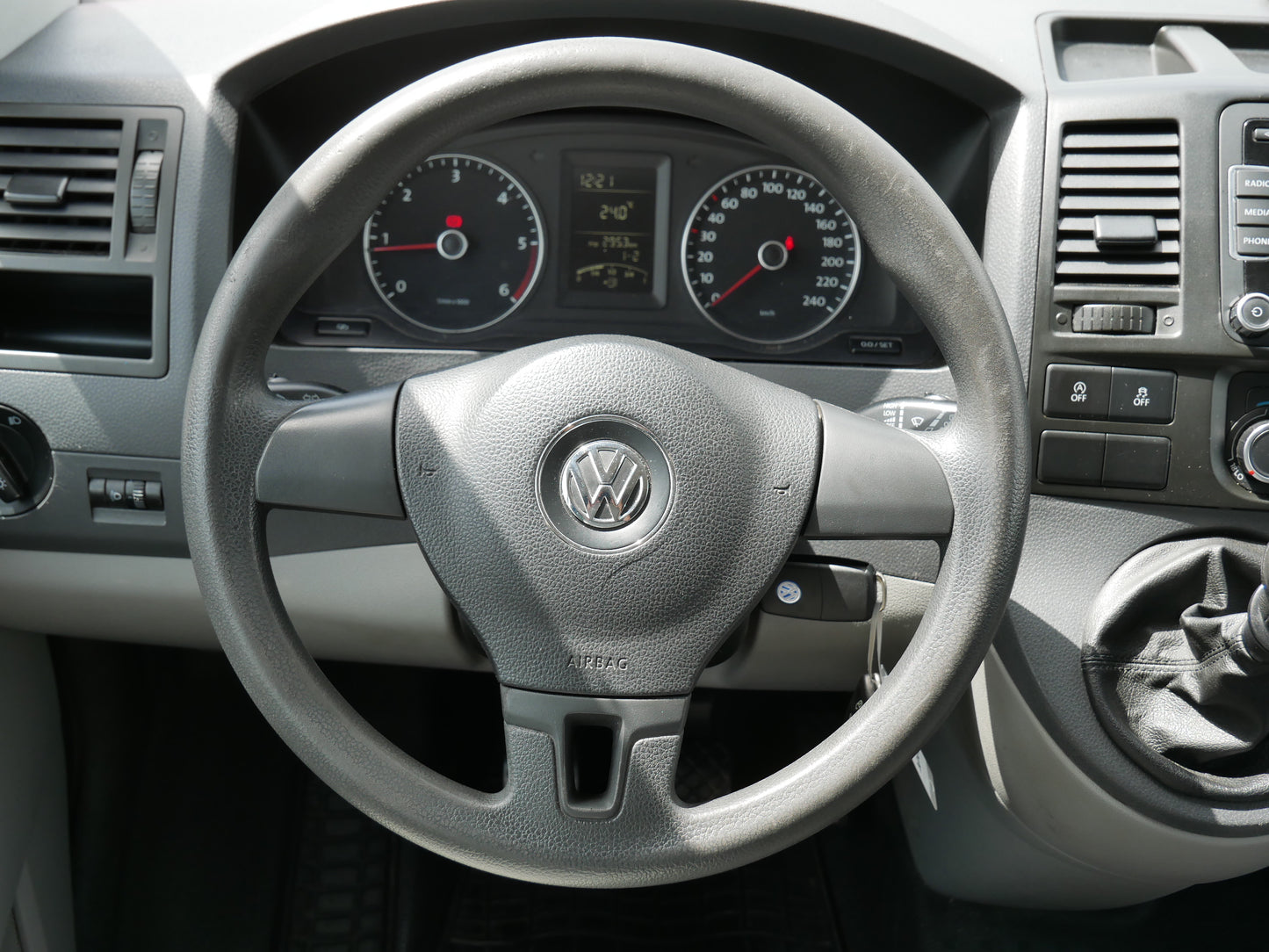 Volkswagen Transporter Kombi 2.0 TDI 84 kW 9 Míst