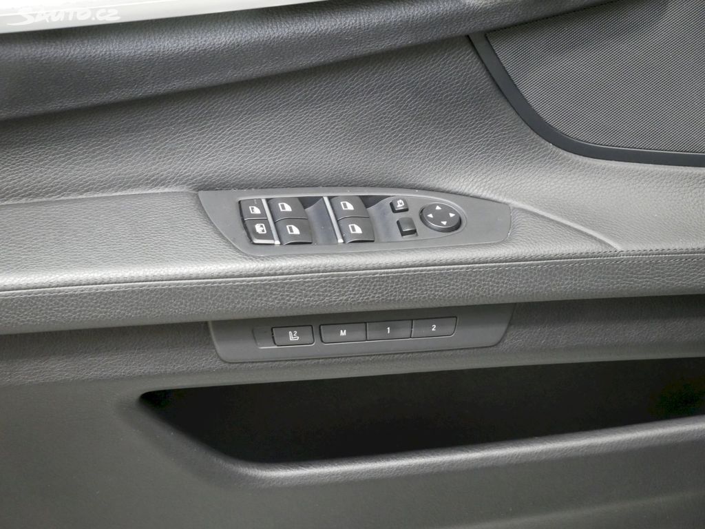 BMW 740 740D/225kW/NAVI/XENON/HUD/360°