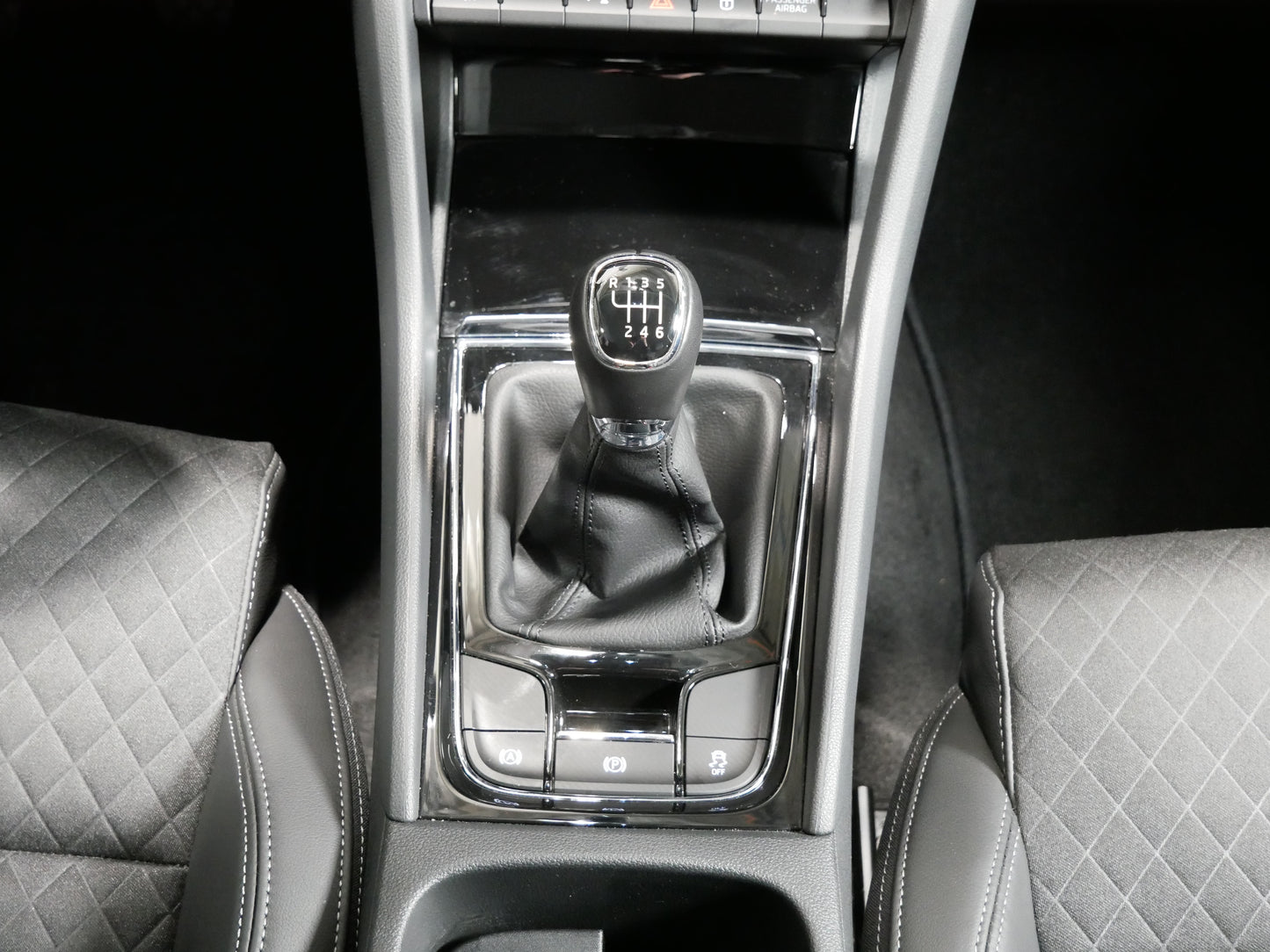 Škoda Karoq 2.0 TDI/85kW/STYLE+/KAMERA/LED/DPH