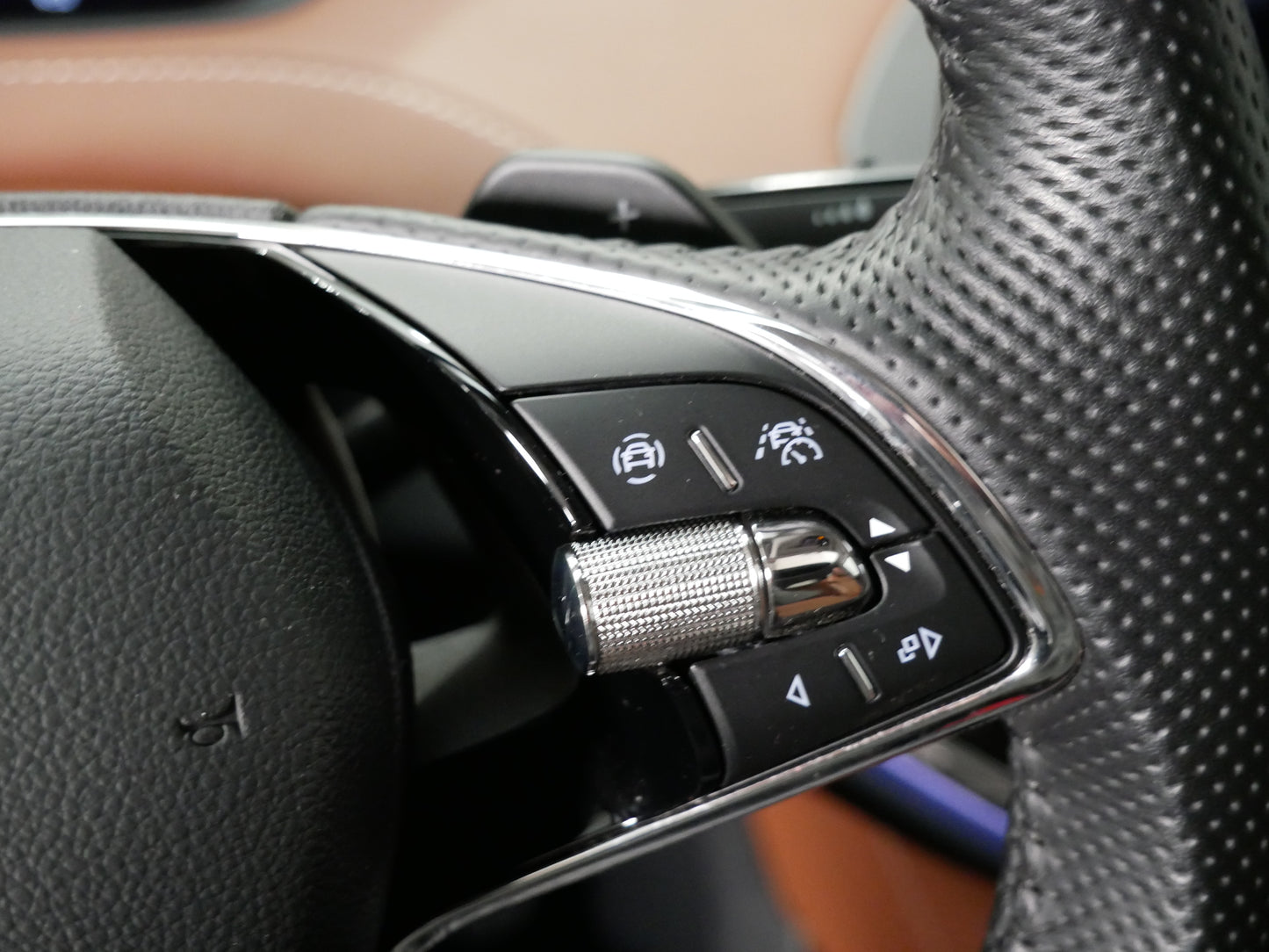 Škoda Enyaq 82kWh/150kW/ecoSUITE/TAŽNÉ/PANORAMA
