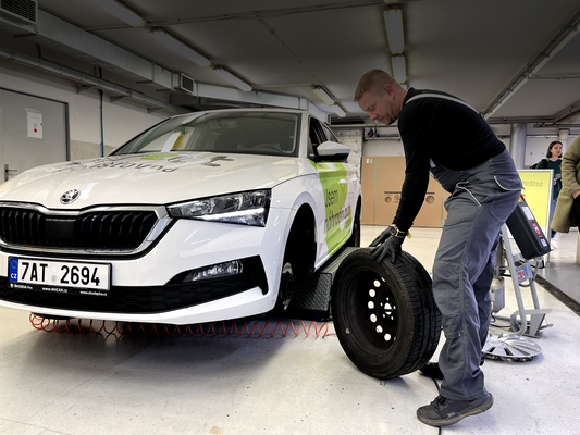 Kdy přezout na letní pneu, čas přezutí se blíží a jak na to?