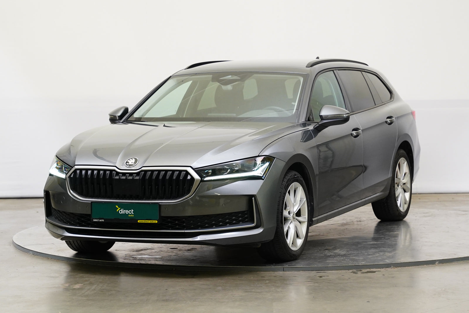 Škoda Superb 2.0 TDI 110kW Selection – foto 1