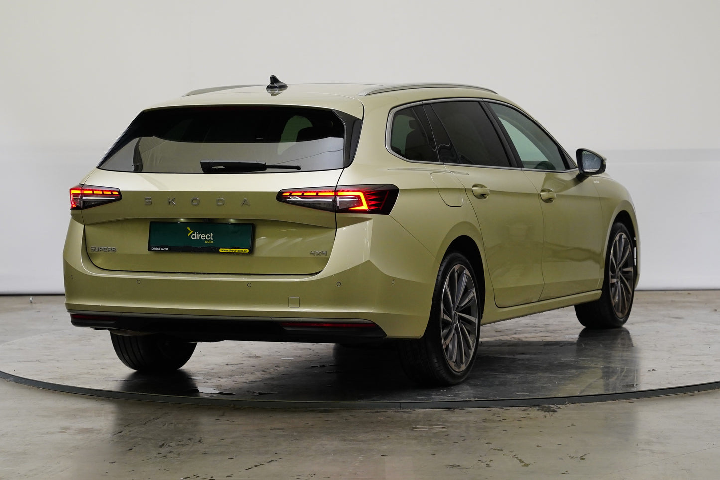 Škoda Superb 2.0 TDI 142 kW DSG 4x4 L&K