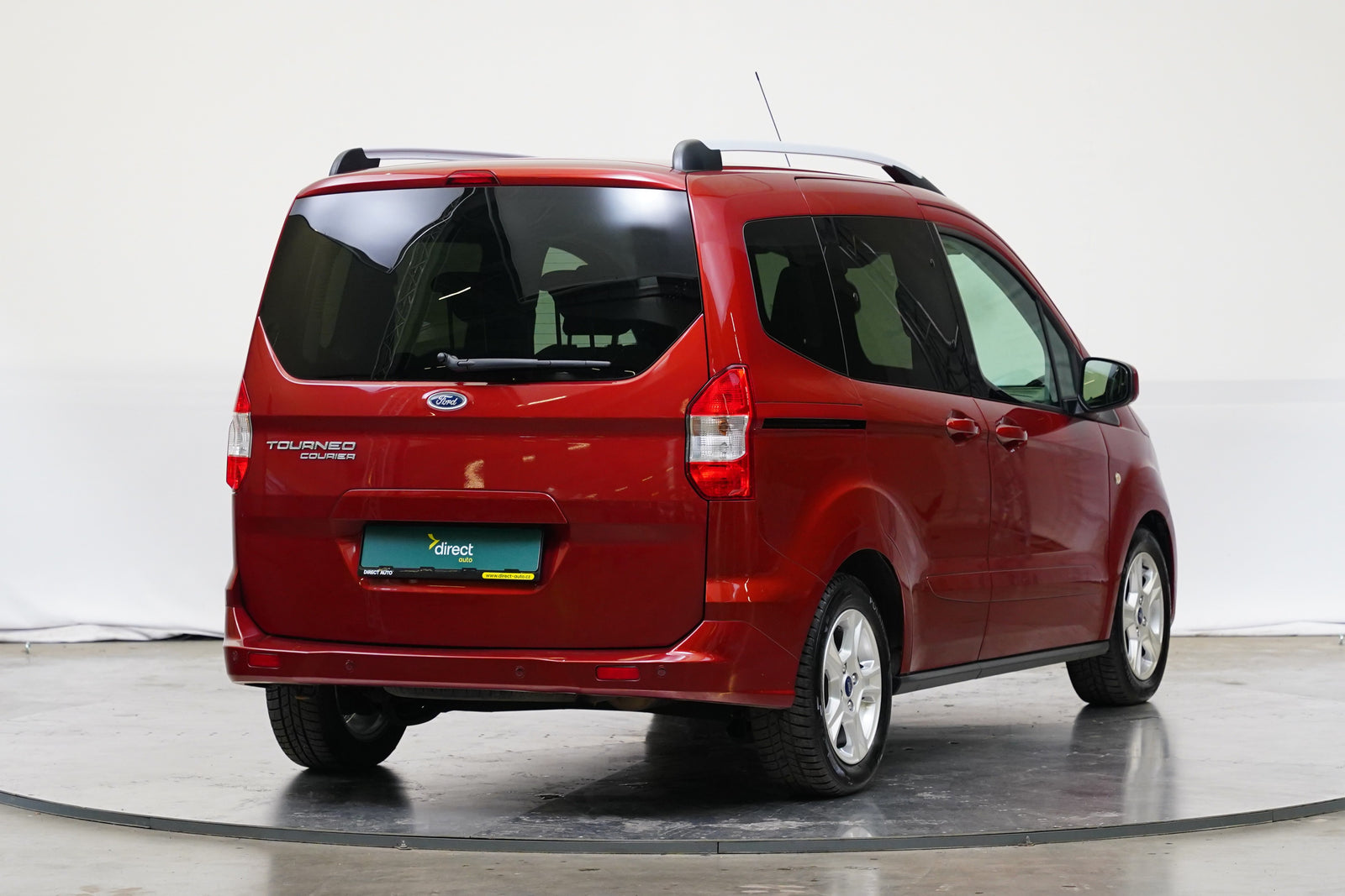 Ford Tourneo Courier 1.5 TDCi 74 kW Trend – foto 2