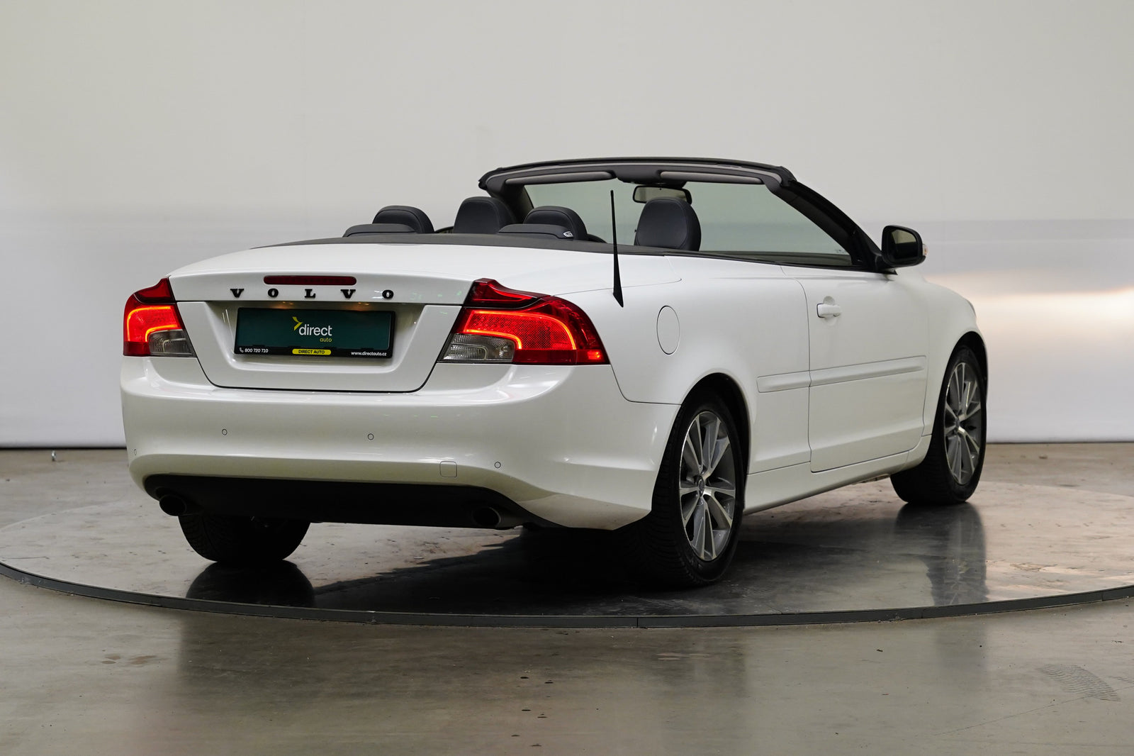 Volvo C70 2.0 D3 110 kW Momentum – foto 2