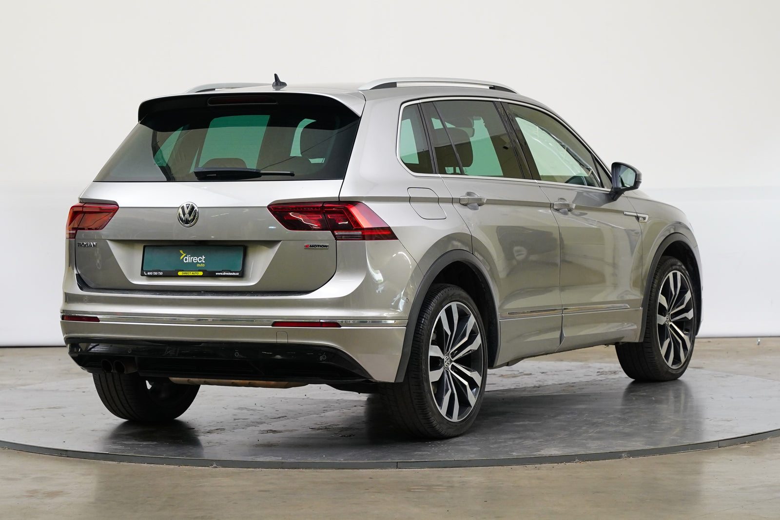 Volkswagen Tiguan 2.0 TSI 132 kW – foto 2