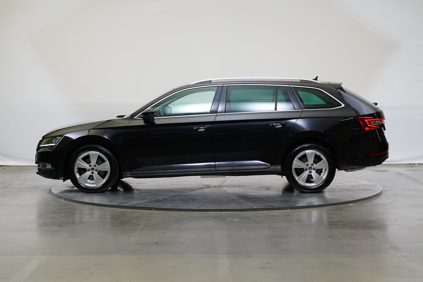 Škoda Superb 2.0 TDI 140 kW DSG Style