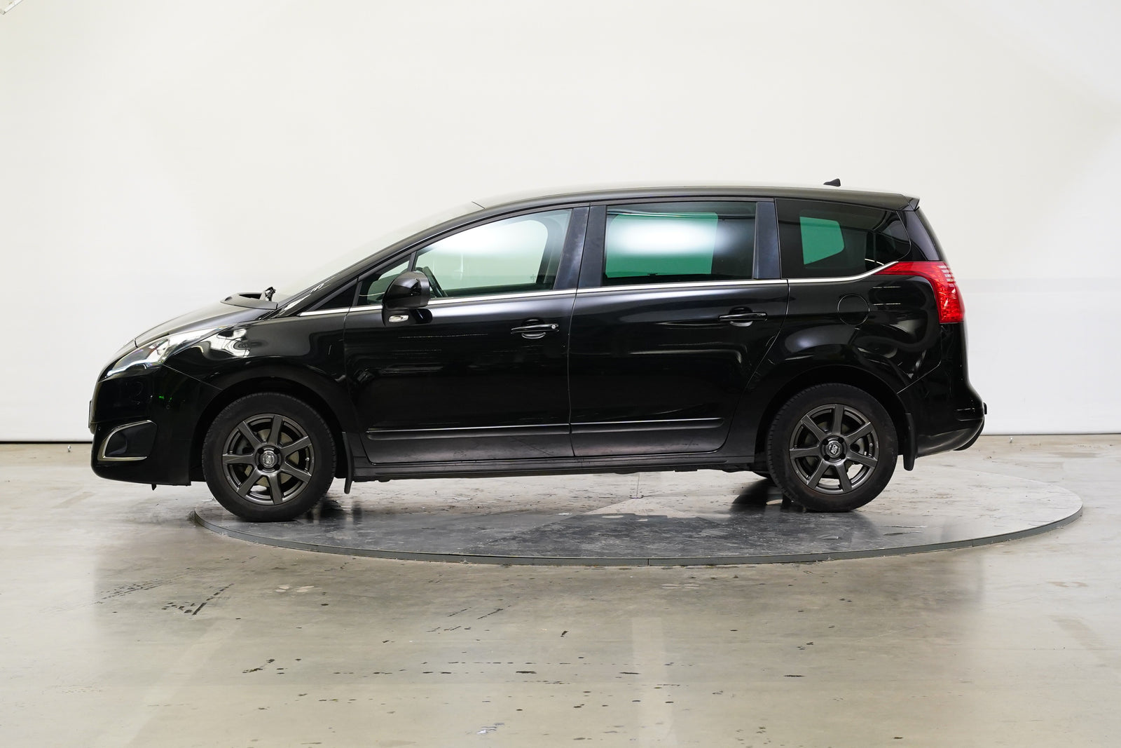 Peugeot 5008 1.6 i 88 kW Active – foto 3