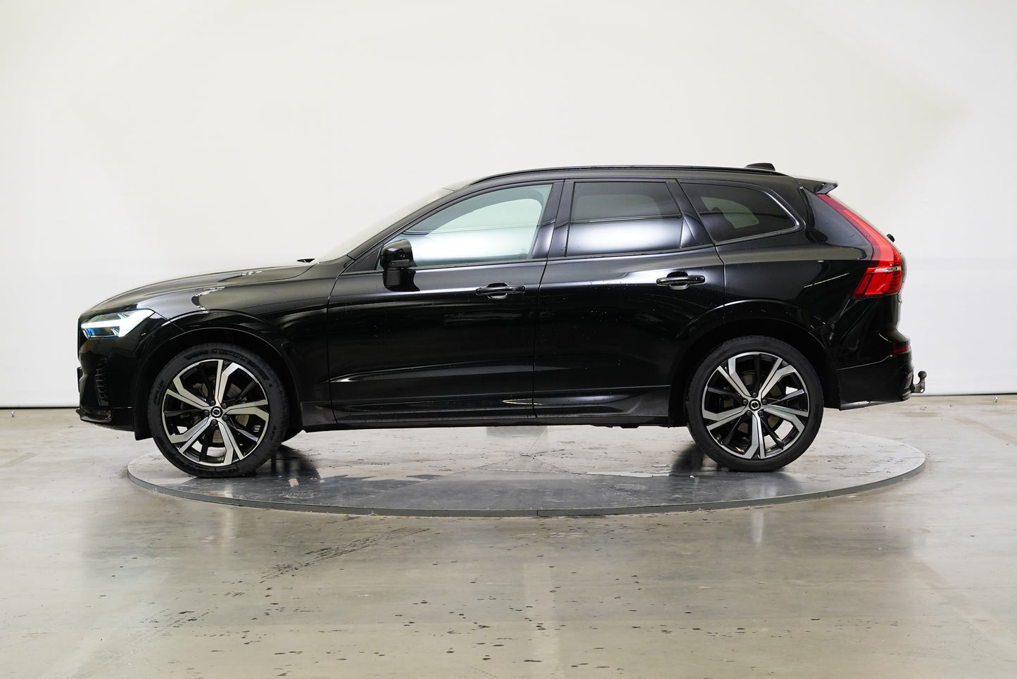 Volvo XC60 B4 145 kW AWD R-Design