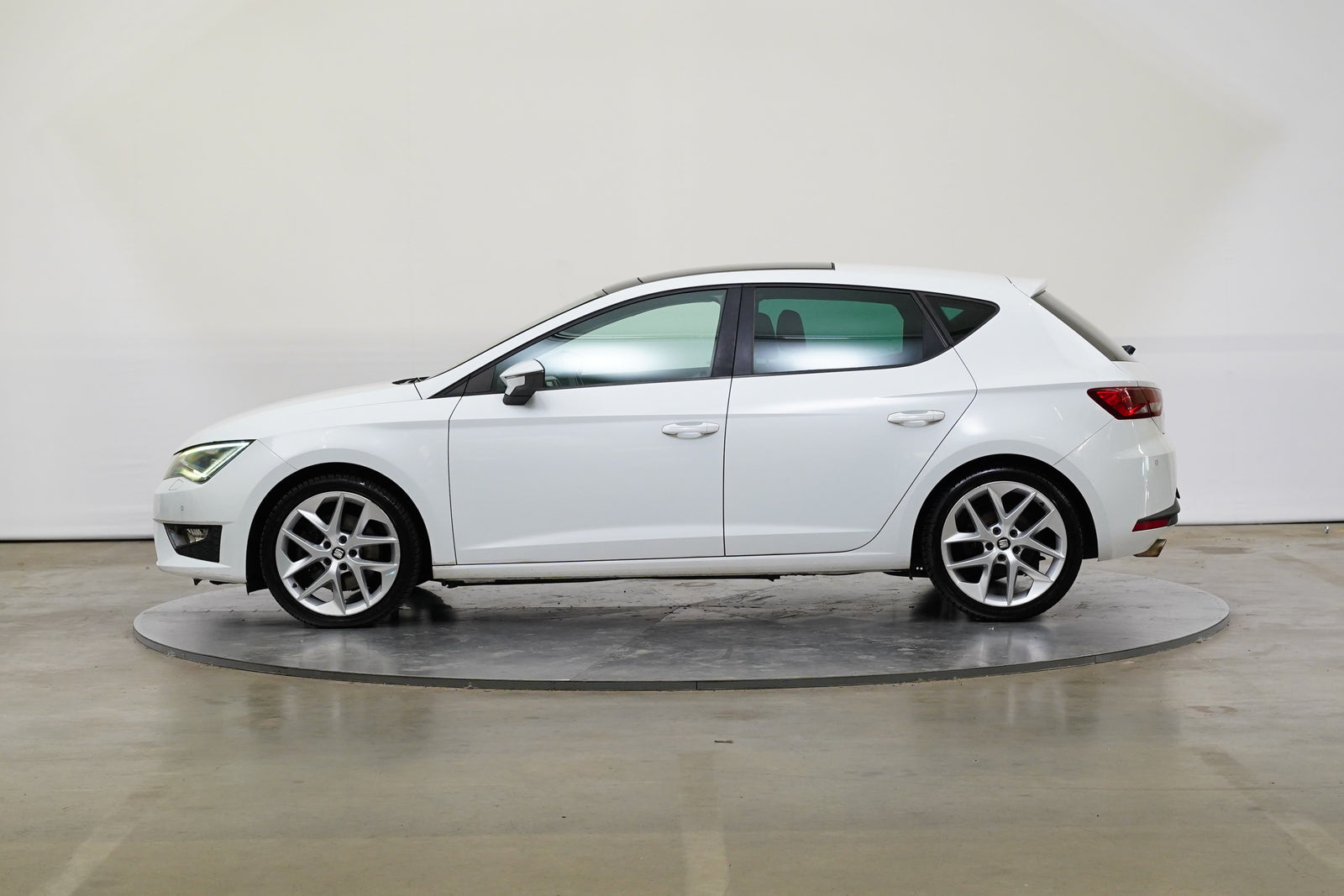 Seat Leon 2.0 TDI 135 kW DSG FR – foto 3