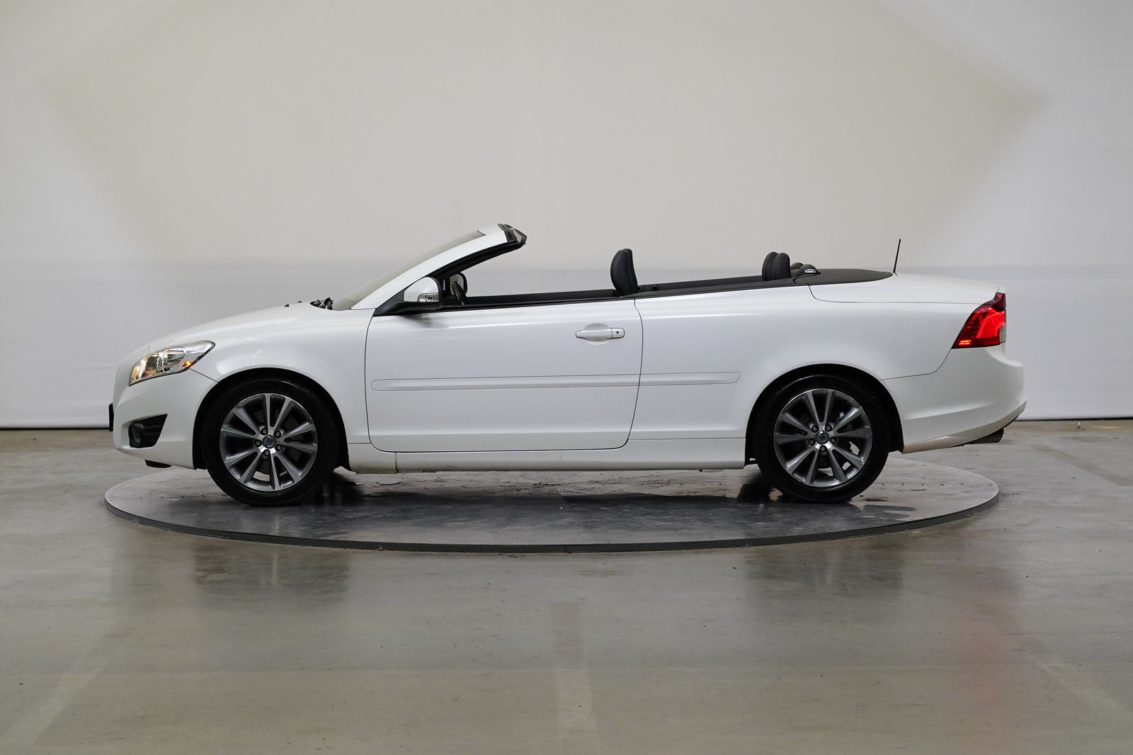 Volvo C70 2.0 D3 110 kW Momentum – foto 3