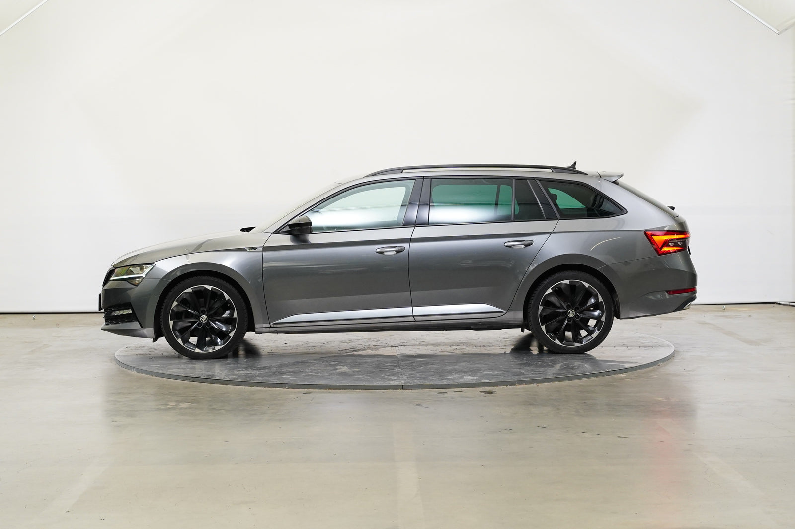 Škoda Superb 1.4 TSI iV 115 kW Sportline – foto 3