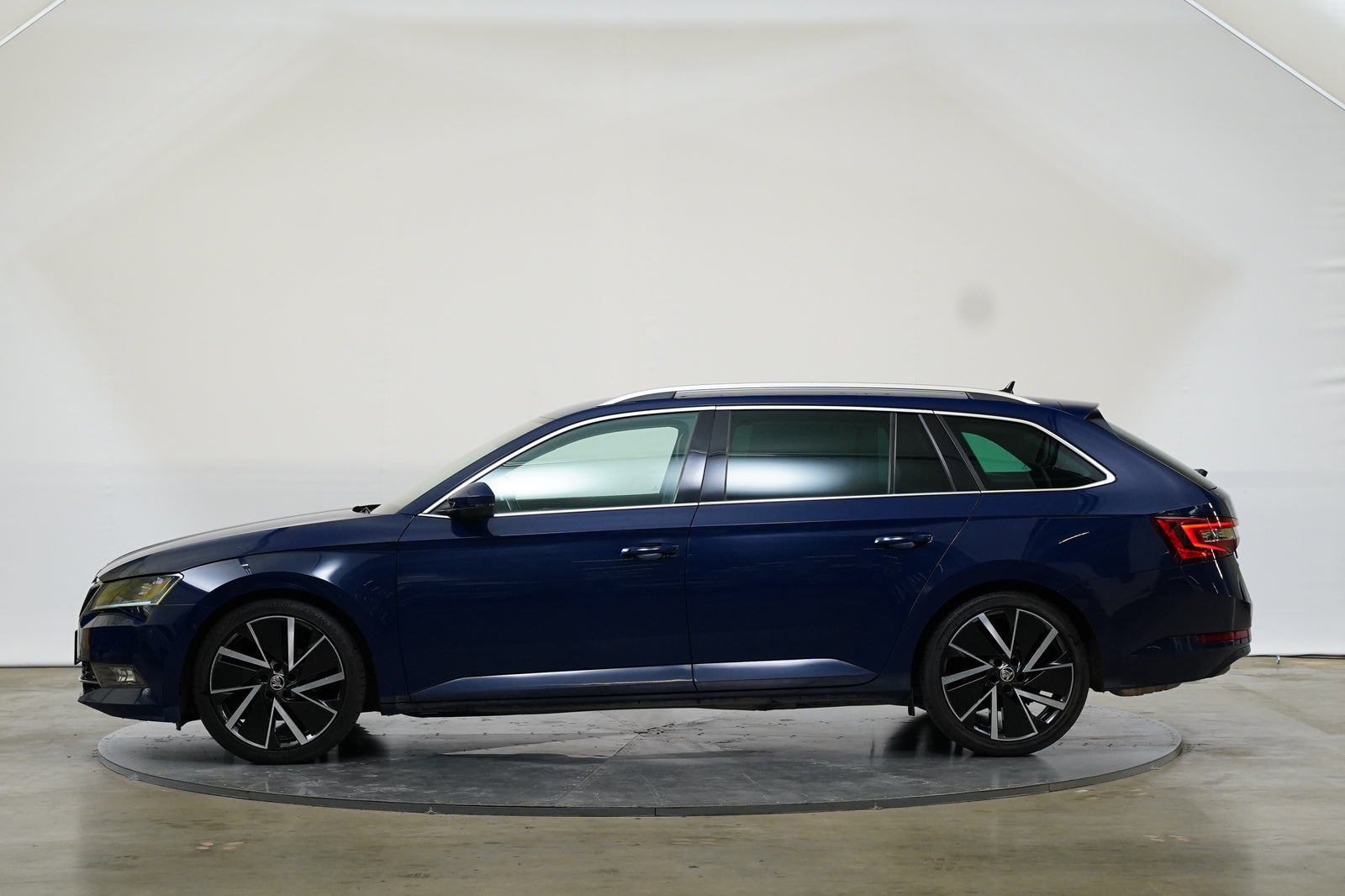 Škoda Superb 2.0 TDI 140 kW DSG Style – foto 3