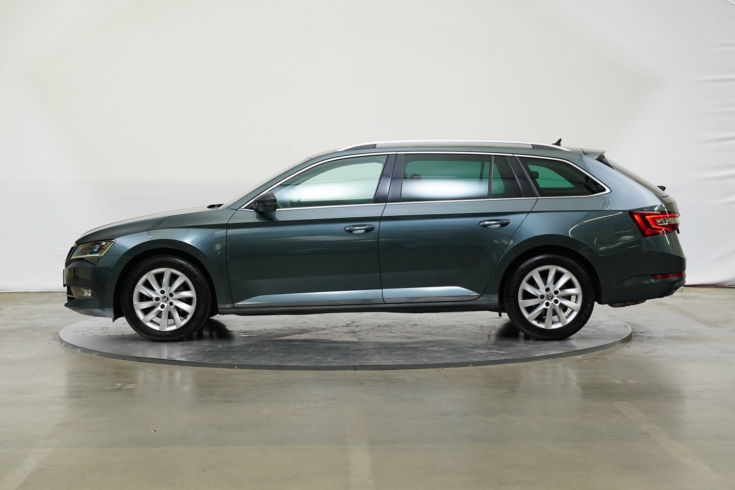 Škoda Superb 2.0 TDI 140 kW Style