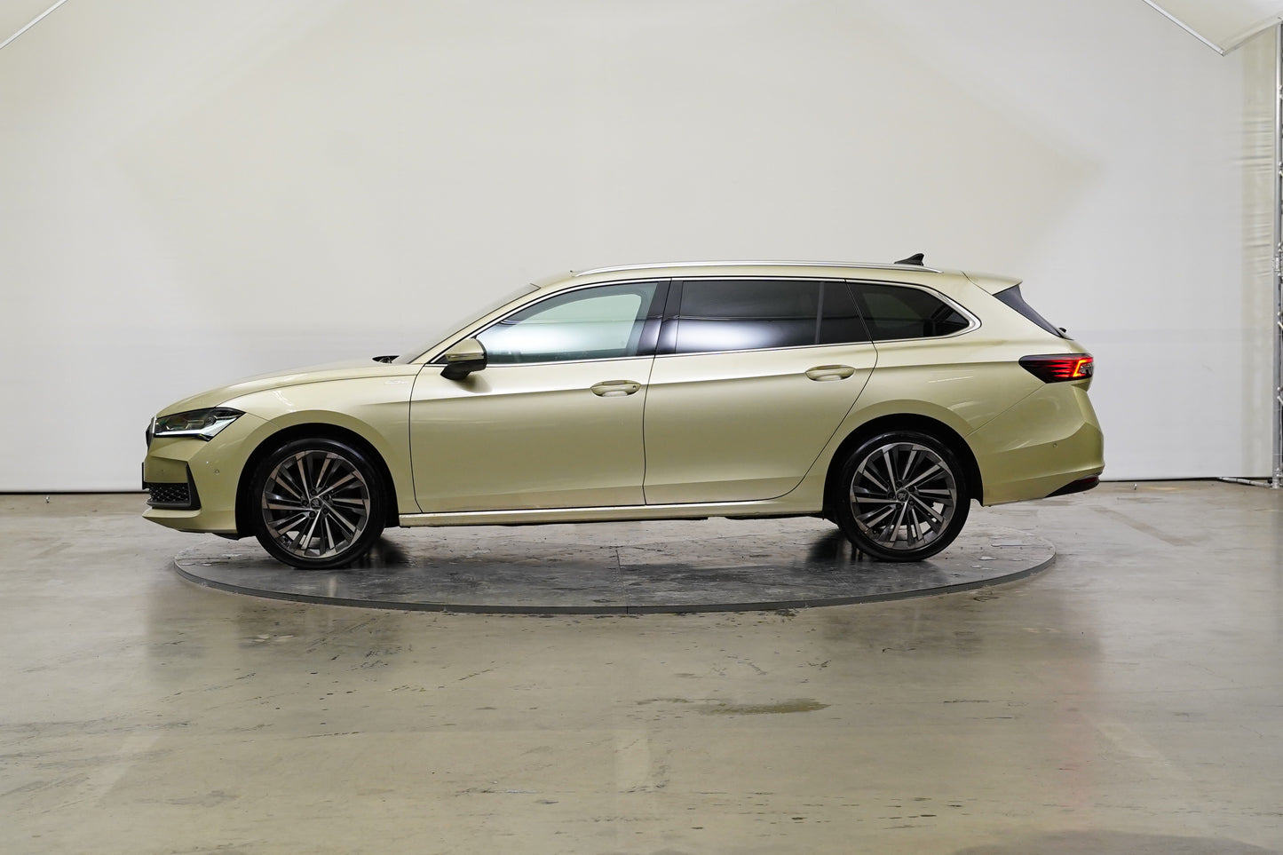 Škoda Superb 2.0 TDI 142 kW DSG 4x4 L&K