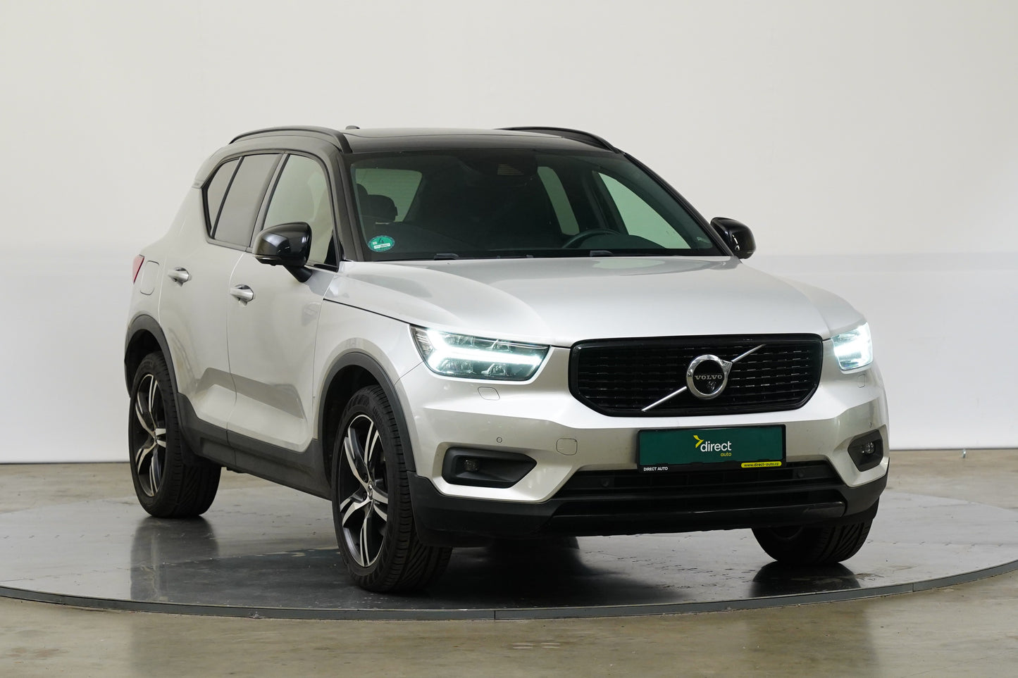 Volvo XC40 2.0 D4 140 kW AWD R-Design