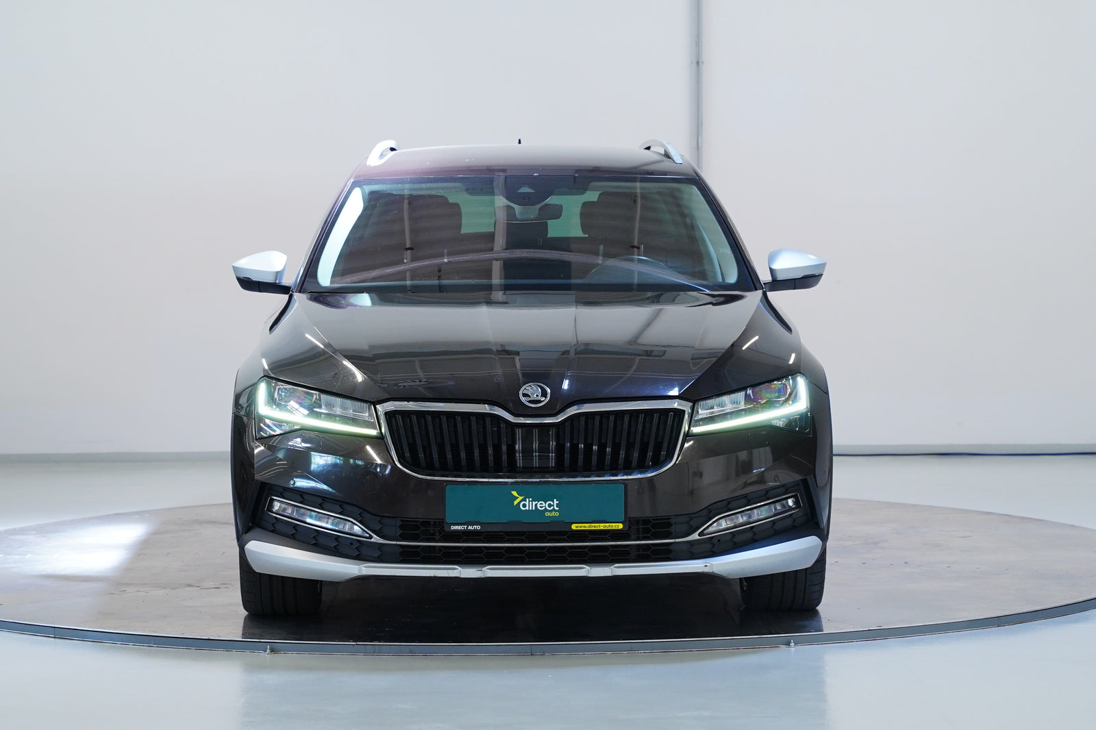 Škoda Superb 2.0 TDI 140 kW DSG Scout – foto 4
