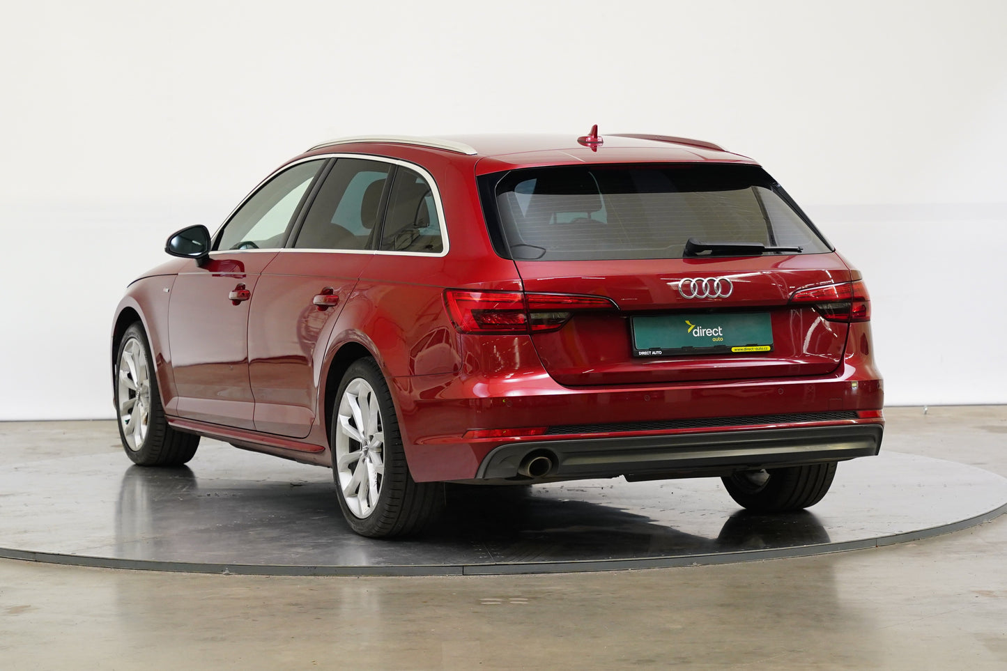 Audi A4 2.0 TDI 110 kW S tronic S line