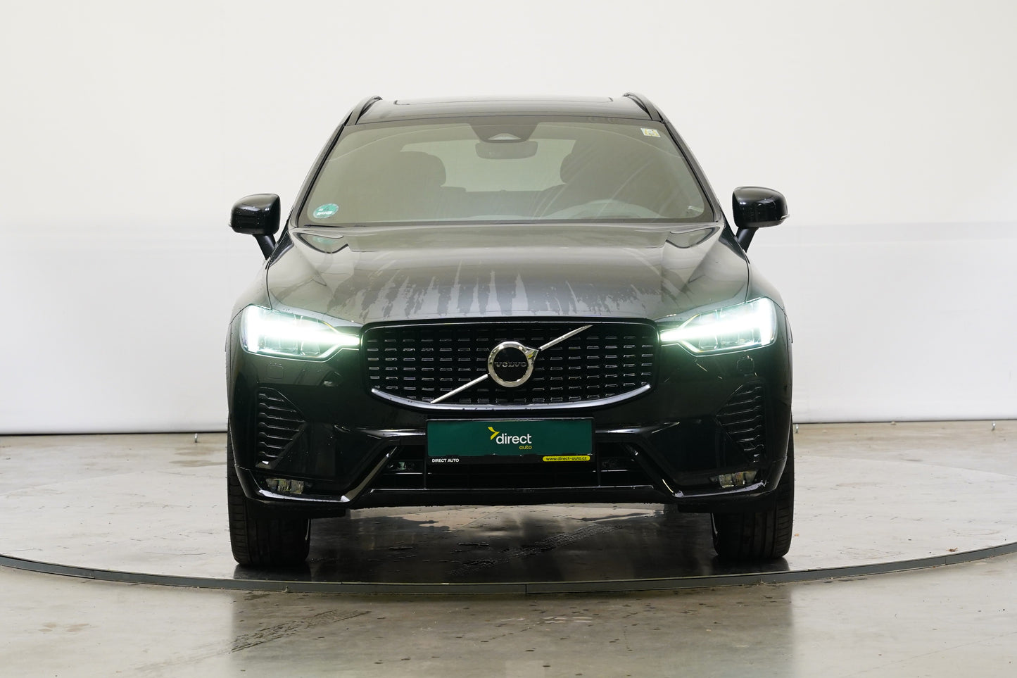 Volvo XC60 B4 145 kW AWD R-Design