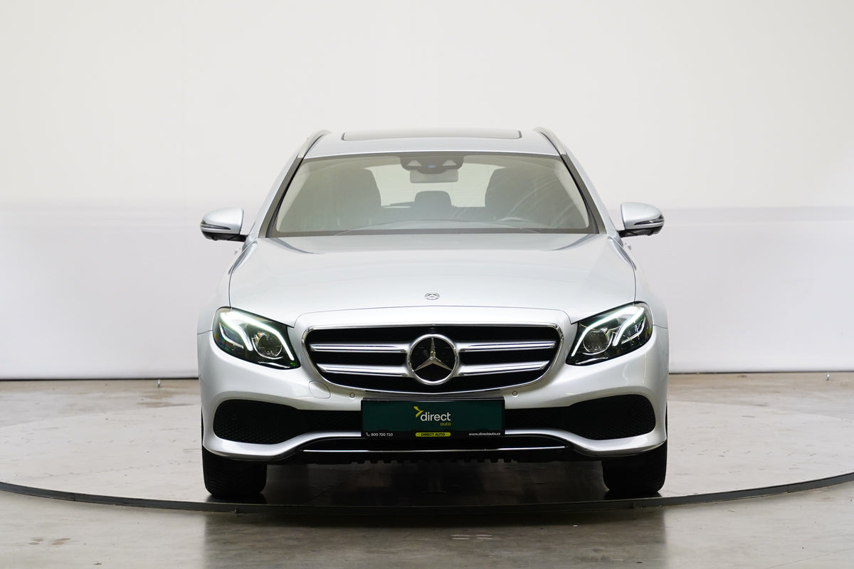 Mercedes-Benz E220 2.0 d 143 kW – foto 4