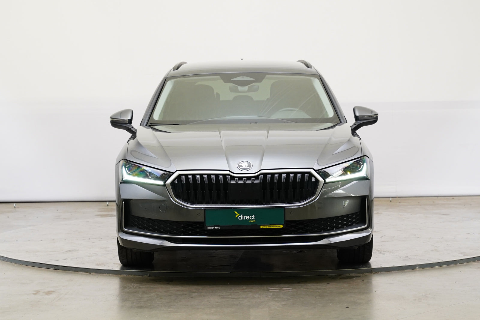 Škoda Superb 2.0 TDI 110kW Selection – foto 4