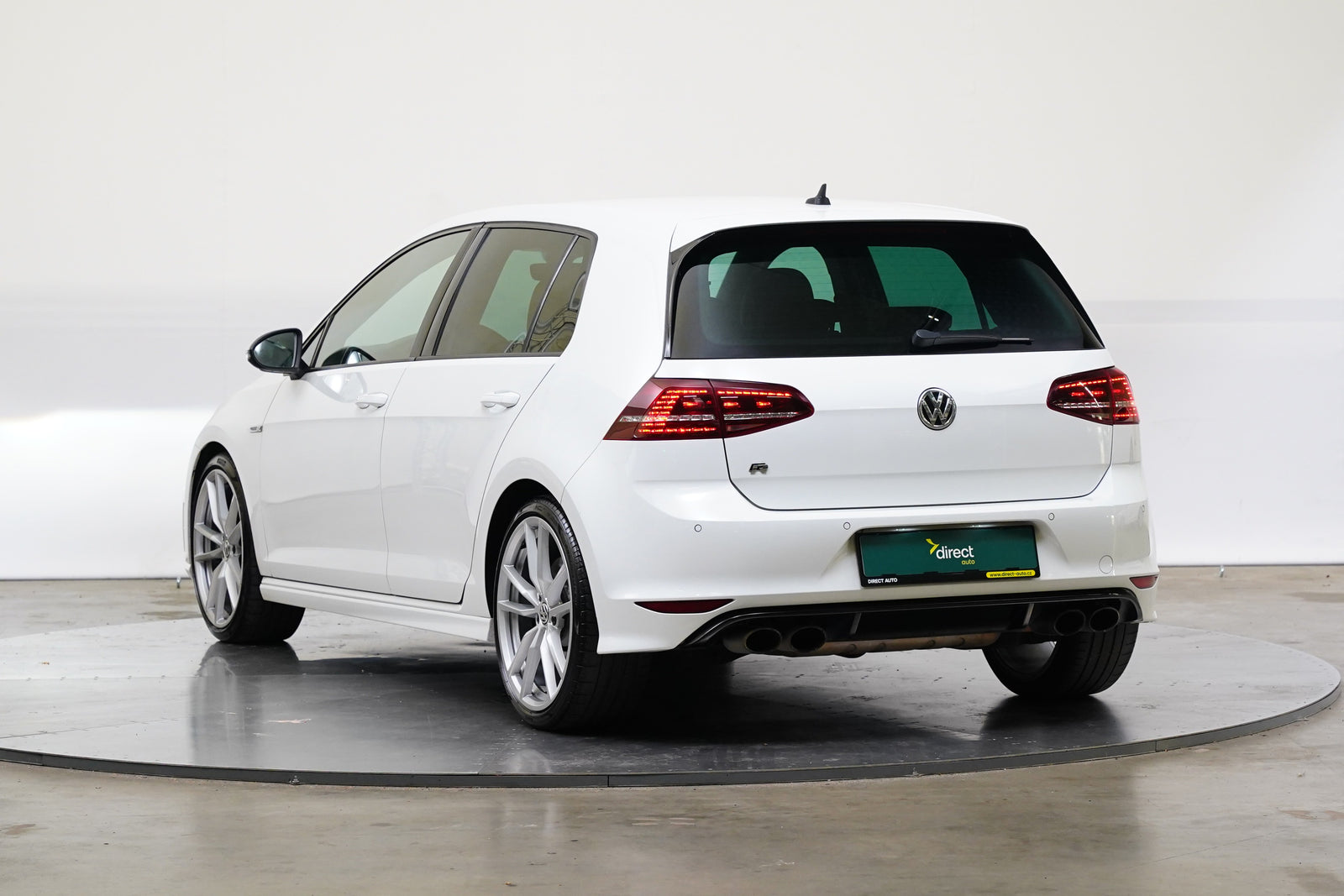 Volkswagen Golf 2.0 TSI 221 kW 4Motion R – foto 4