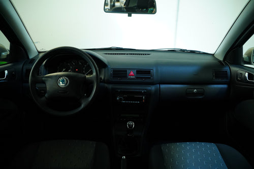 Škoda Octavia 1.6 MPI 75 kW Tour – foto 5