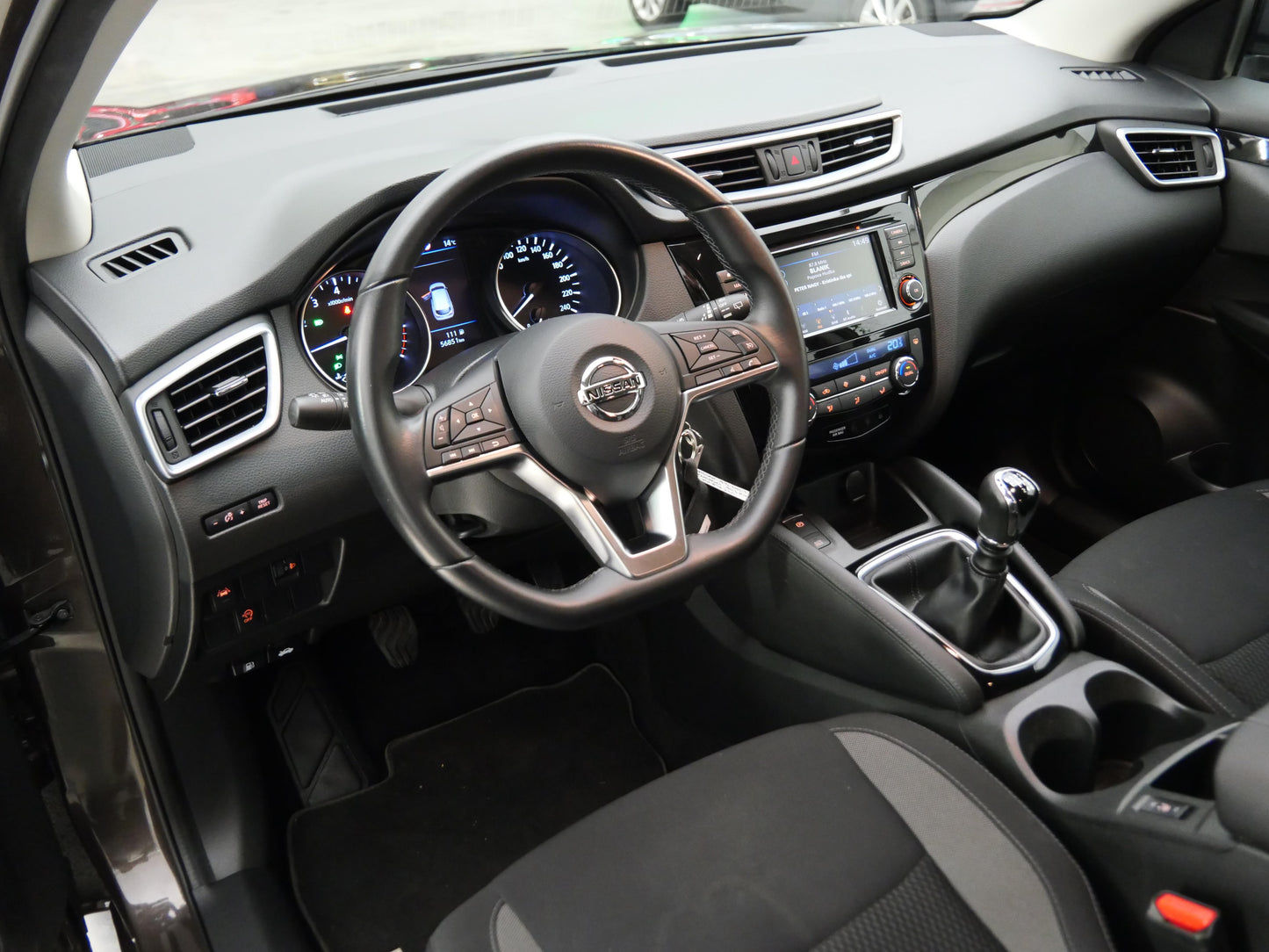 Nissan Qashqai 1.3 DIG-T 103 kW Shiro