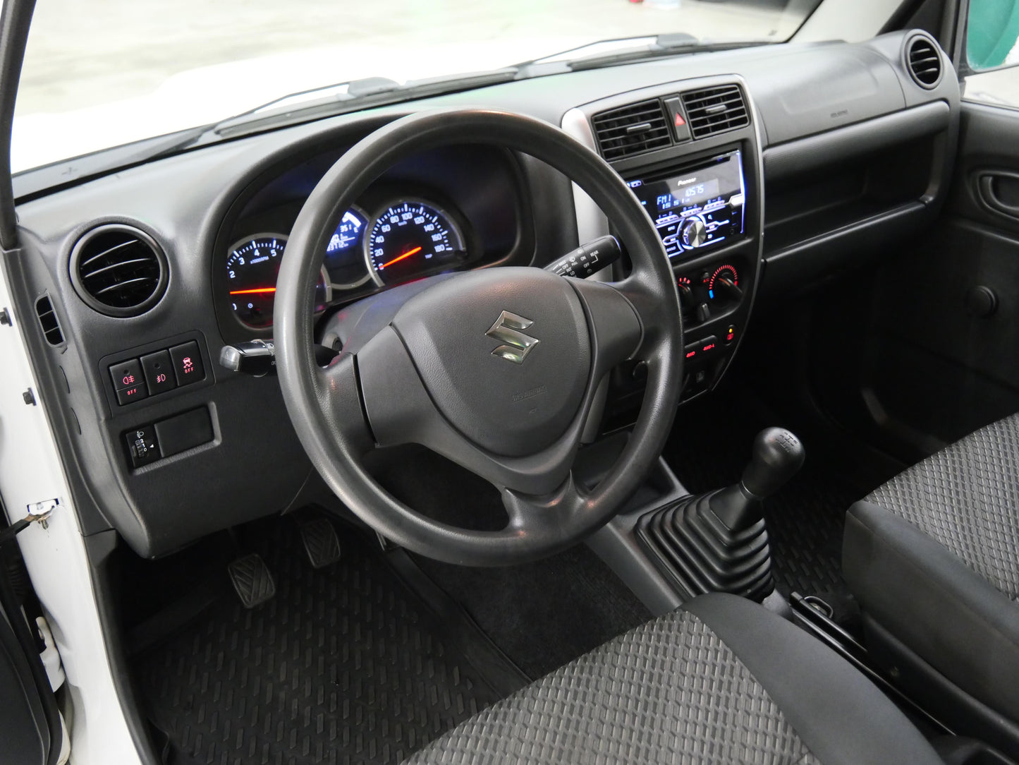 Suzuki Jimny 1.3 VVT 62 kW