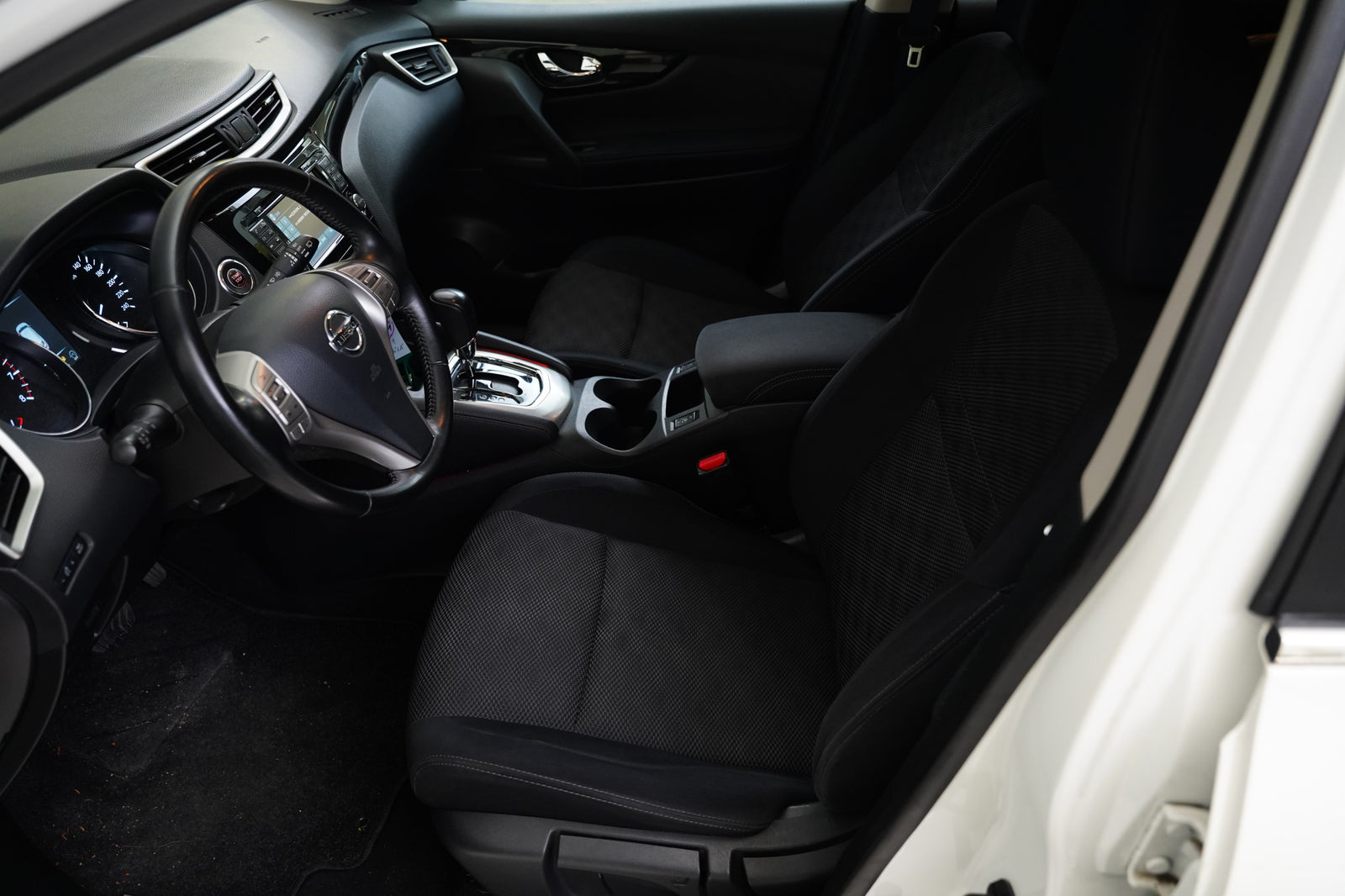 Nissan Qashqai 1.2 i 85 kW N-Connecta – foto 5