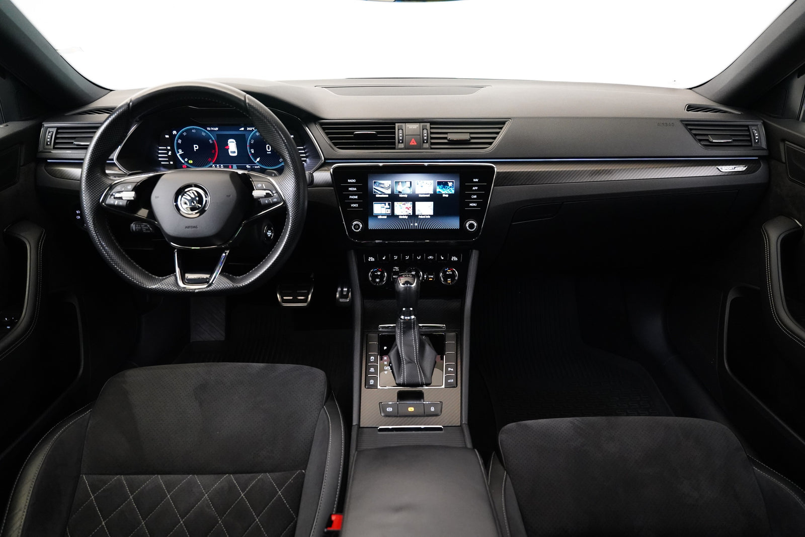 Škoda Superb SportLine 2.0 TSI 140 kW DSG – foto 5