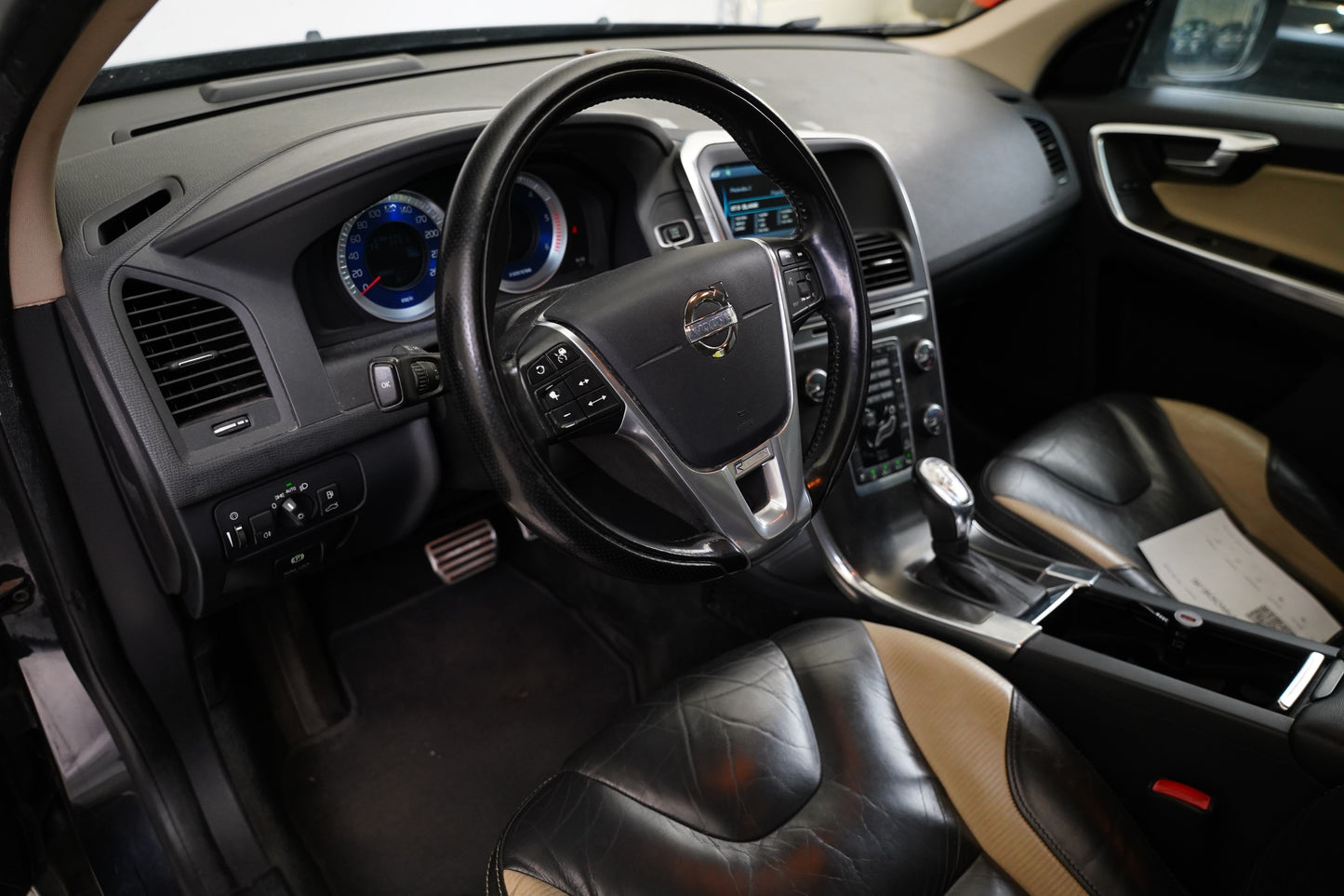 Volvo XC60 2.4 D5 158 kW R-Design AWD