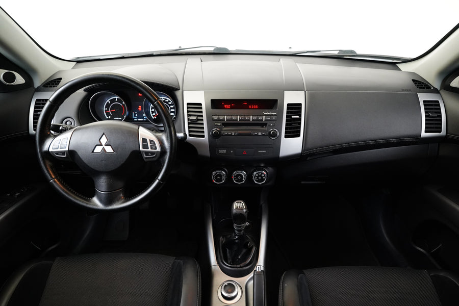 Mitsubishi Outlander 2.2 DI-D 130kW – foto 5