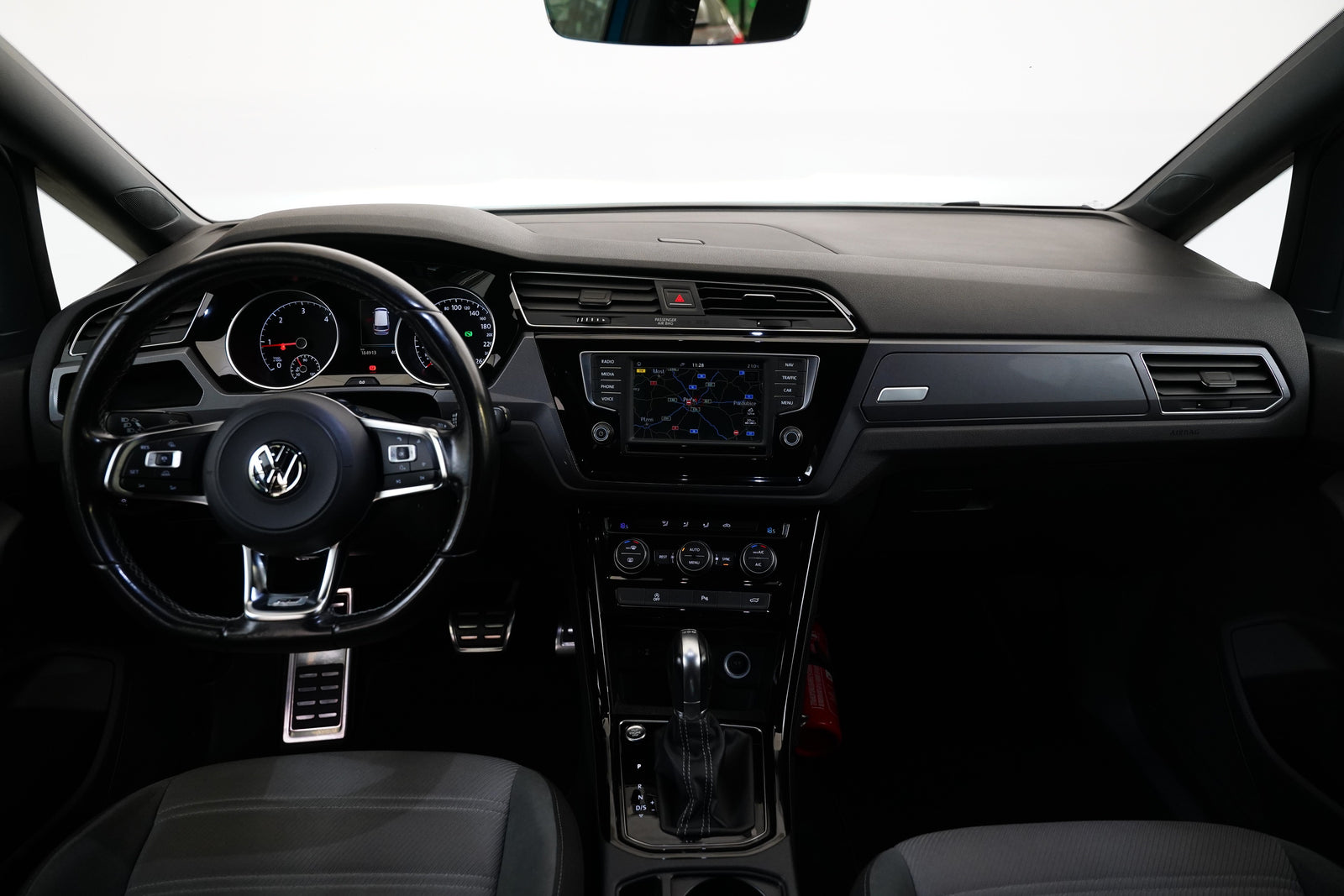 Volkswagen Touran 1.6 TDI 85 kW R-Line – foto 5