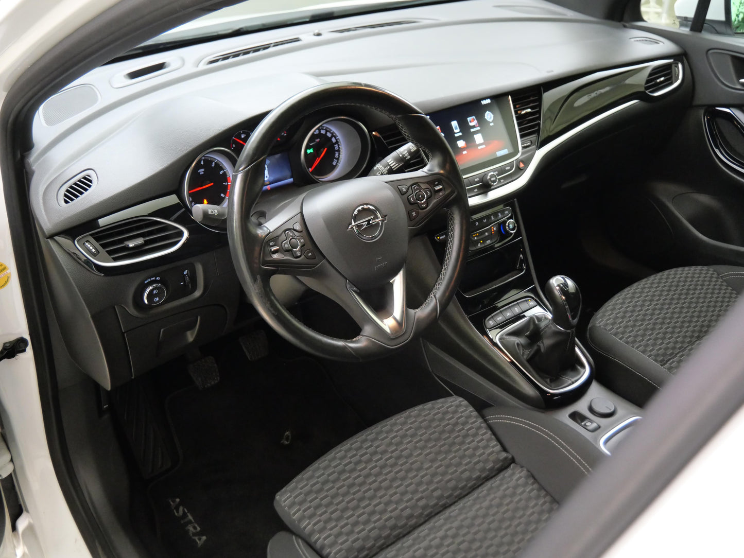 Opel Astra 1.4 SIDI Turbo 110 kW Dynamic