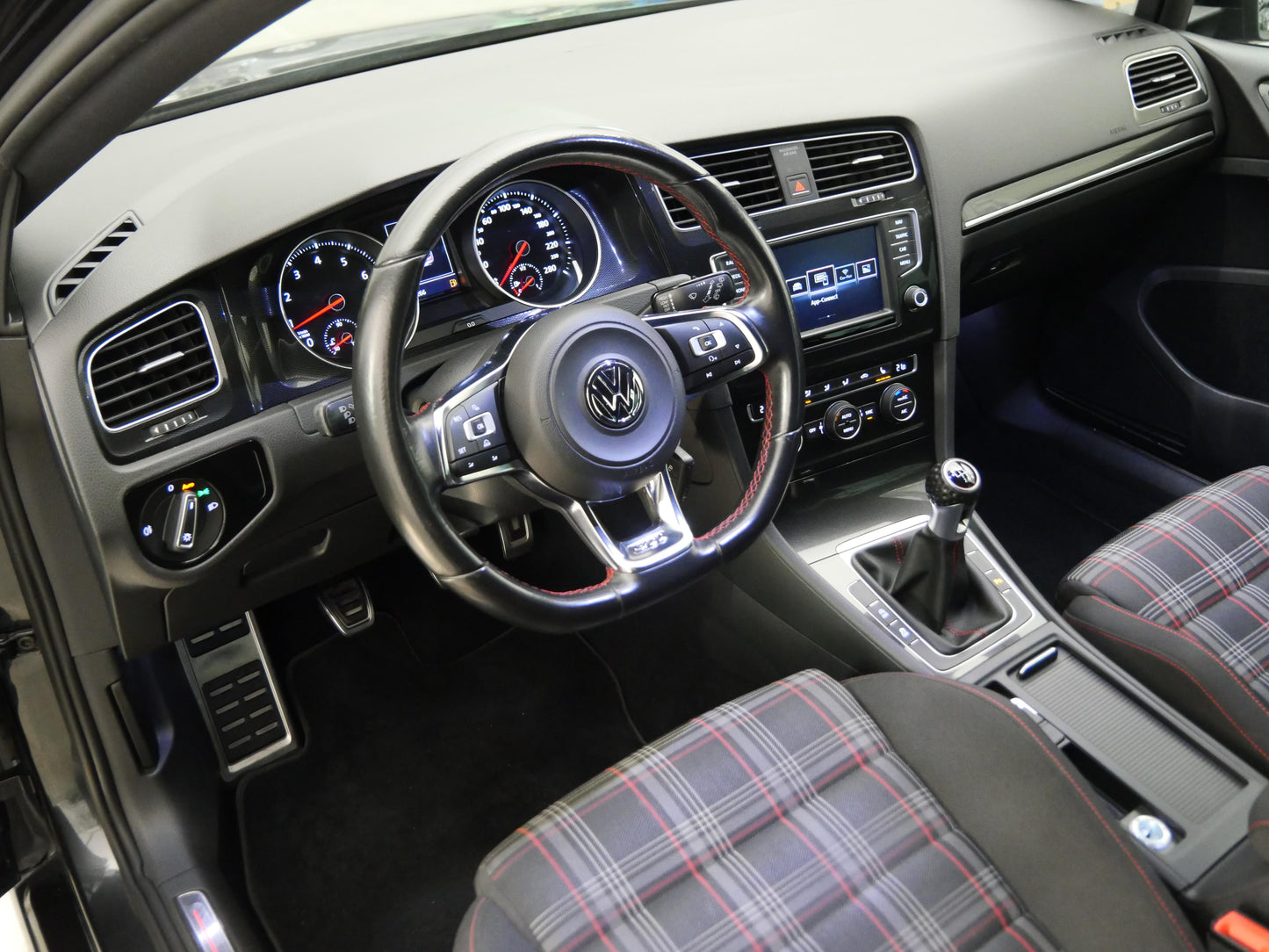 Volkswagen Golf 2.0 TSI 162 kW GTI